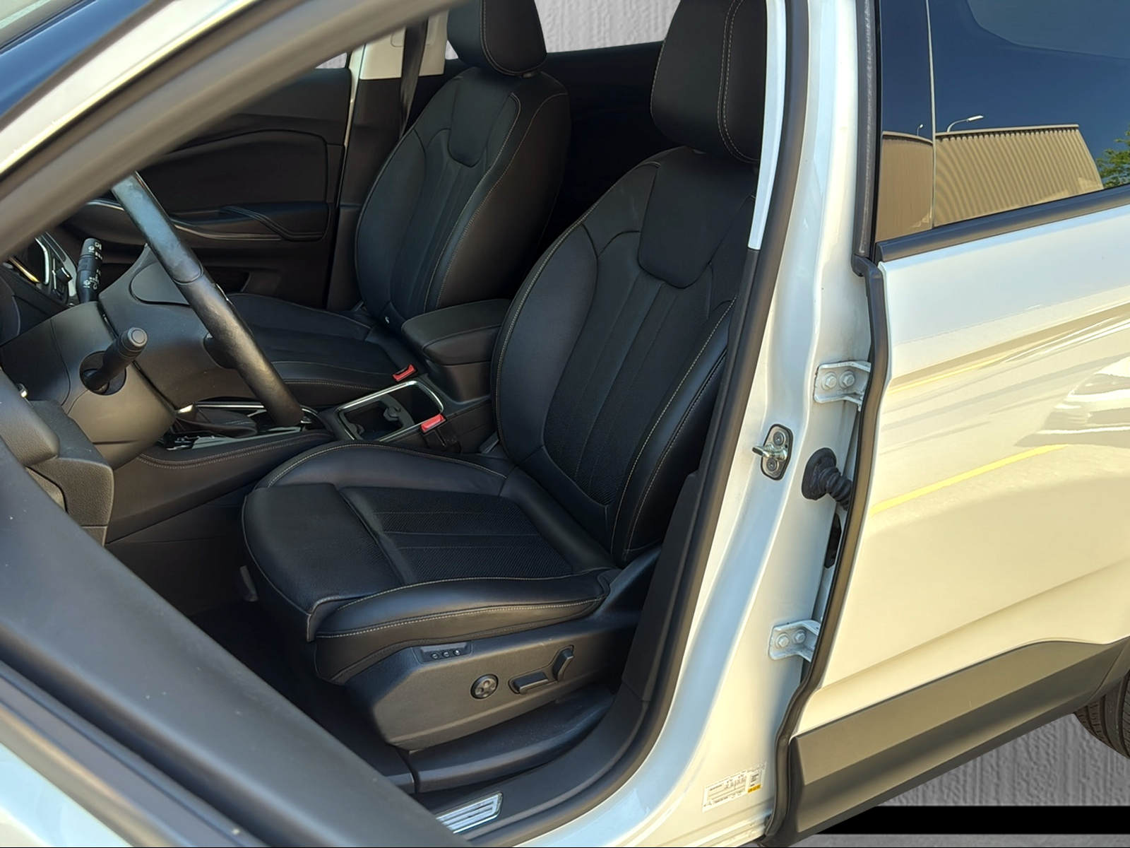 OPEL Grandland X 1.6 TP Excellence Automatik*Ledersitze mit Sitzbelüftung v. und Lenkradheizung*-image-7