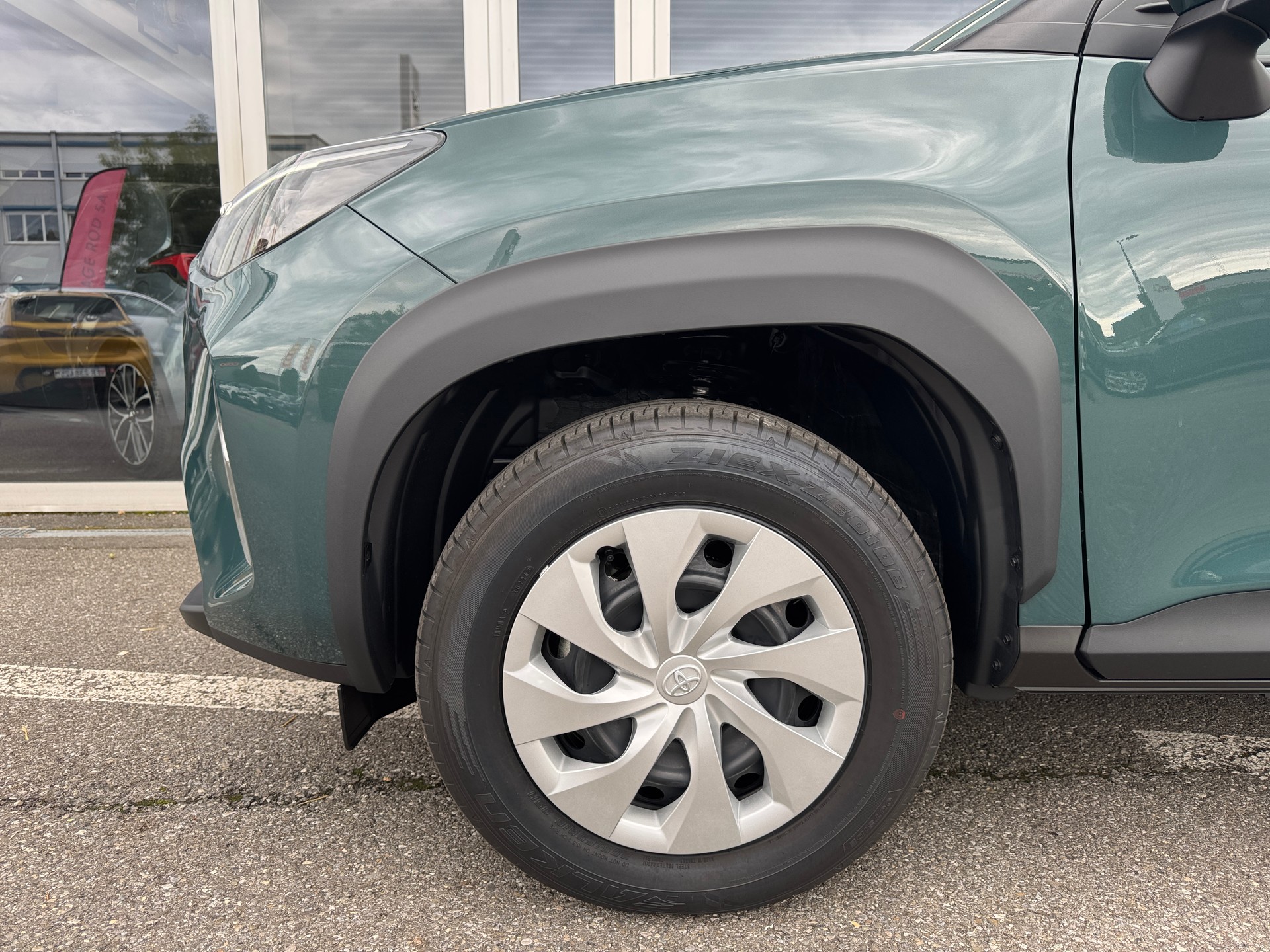 TOYOTA Yaris Cross 1.5 Comfort e-CVT-image-2
