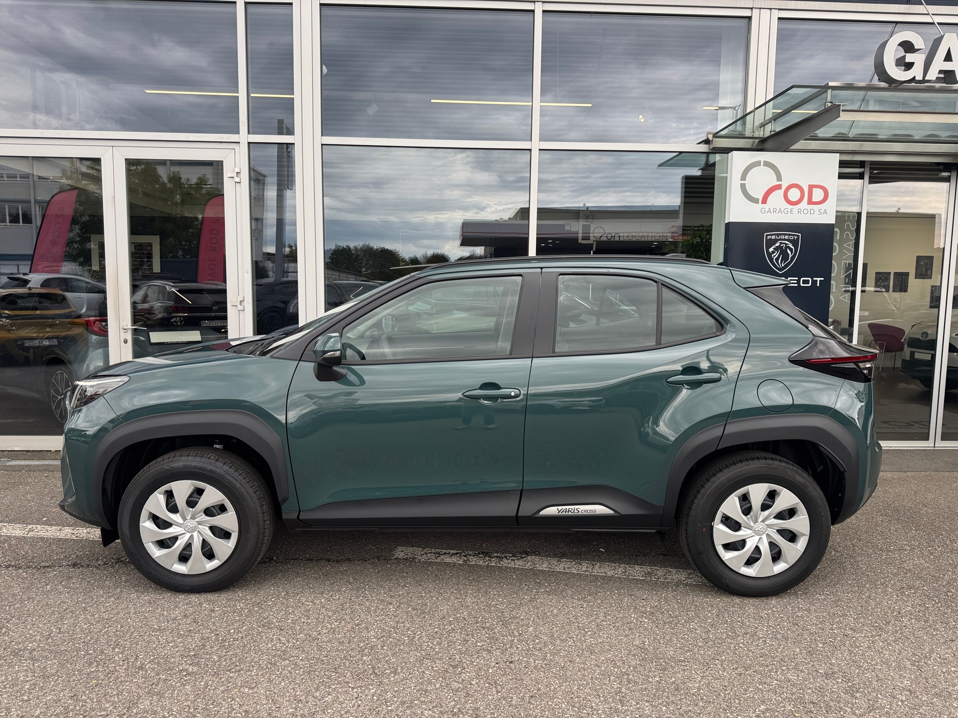 TOYOTA Yaris Cross 1.5 Comfort e-CVT-image-1
