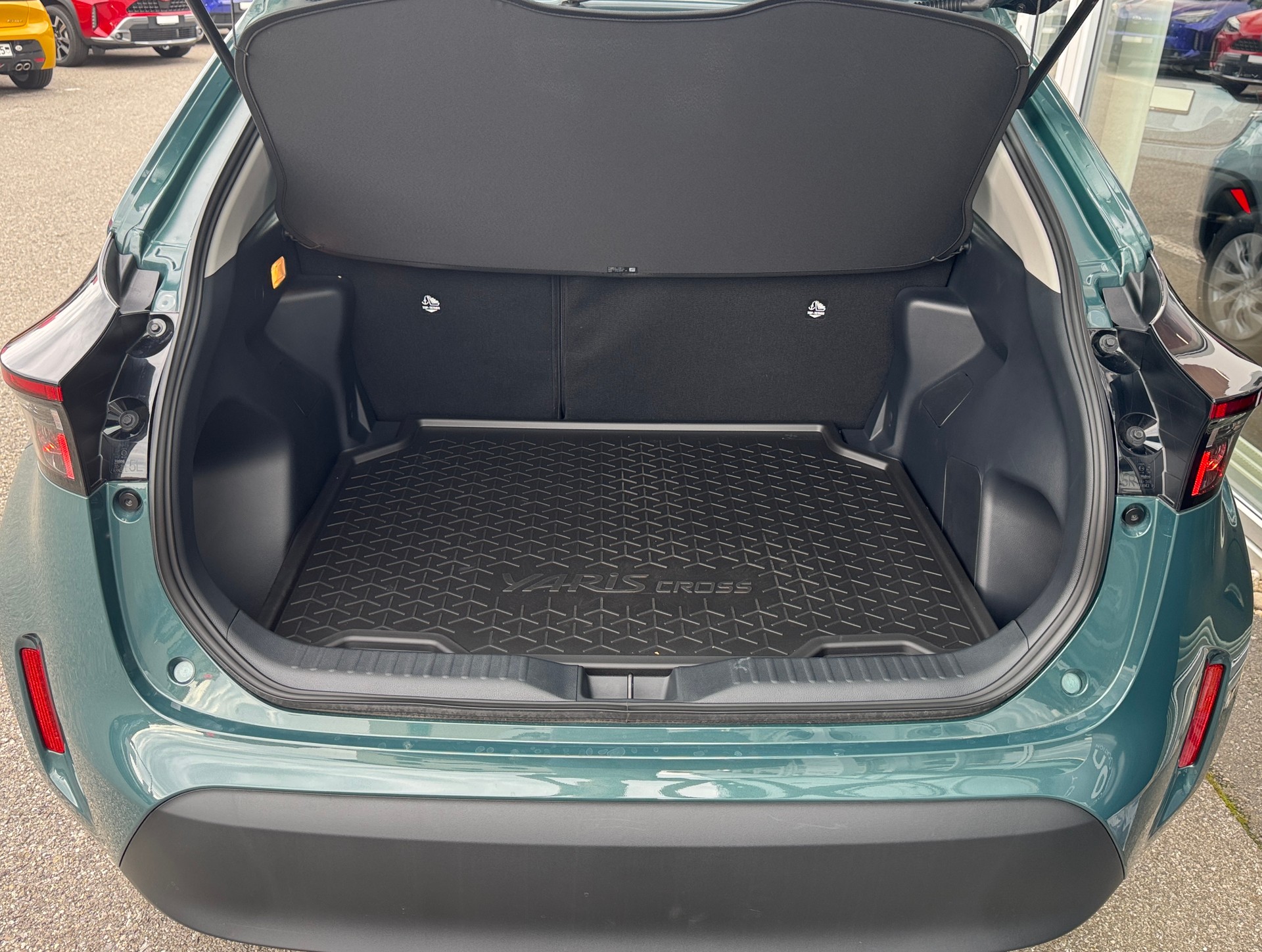 TOYOTA Yaris Cross 1.5 Comfort e-CVT-image-6