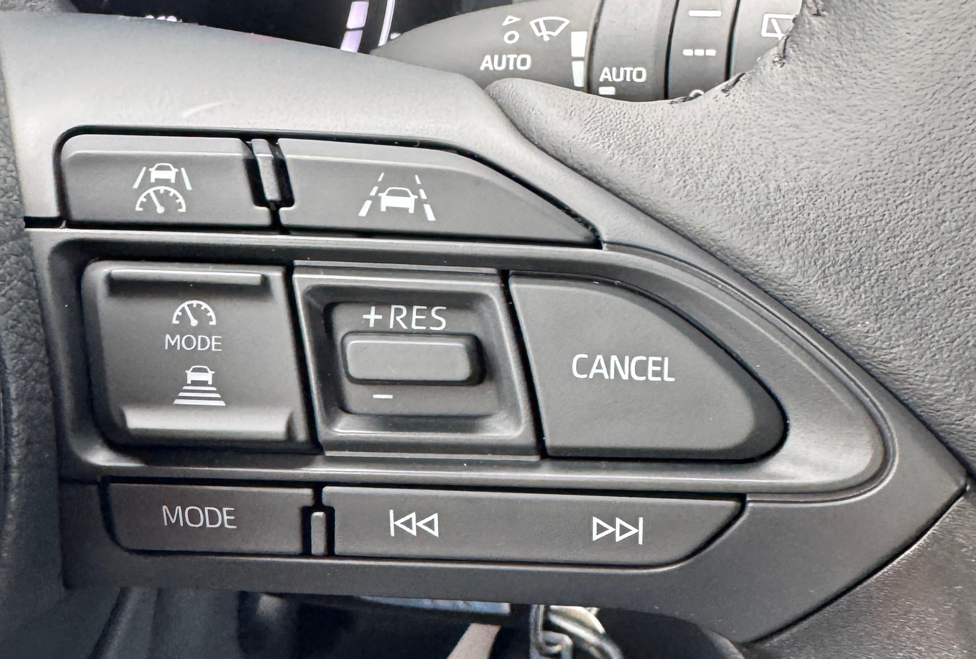 TOYOTA Yaris Cross 1.5 Comfort e-CVT-image-17