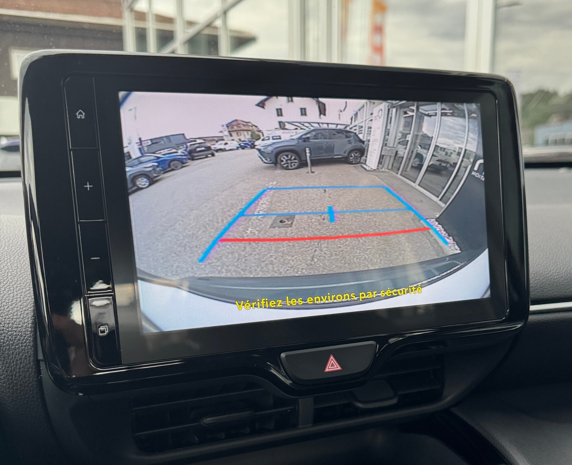 TOYOTA Yaris Cross 1.5 Comfort e-CVT-image-24