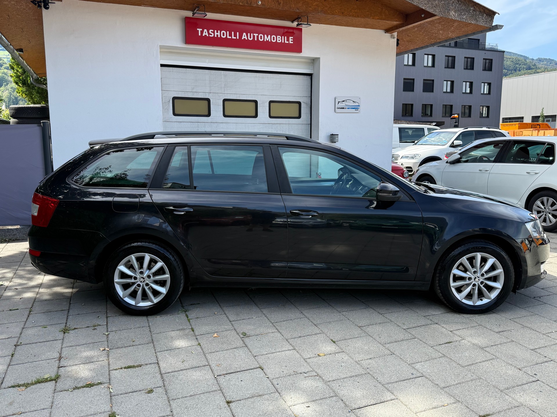 SKODA Octavia Combi 2.0 TDI Ambition 4x4-image-9