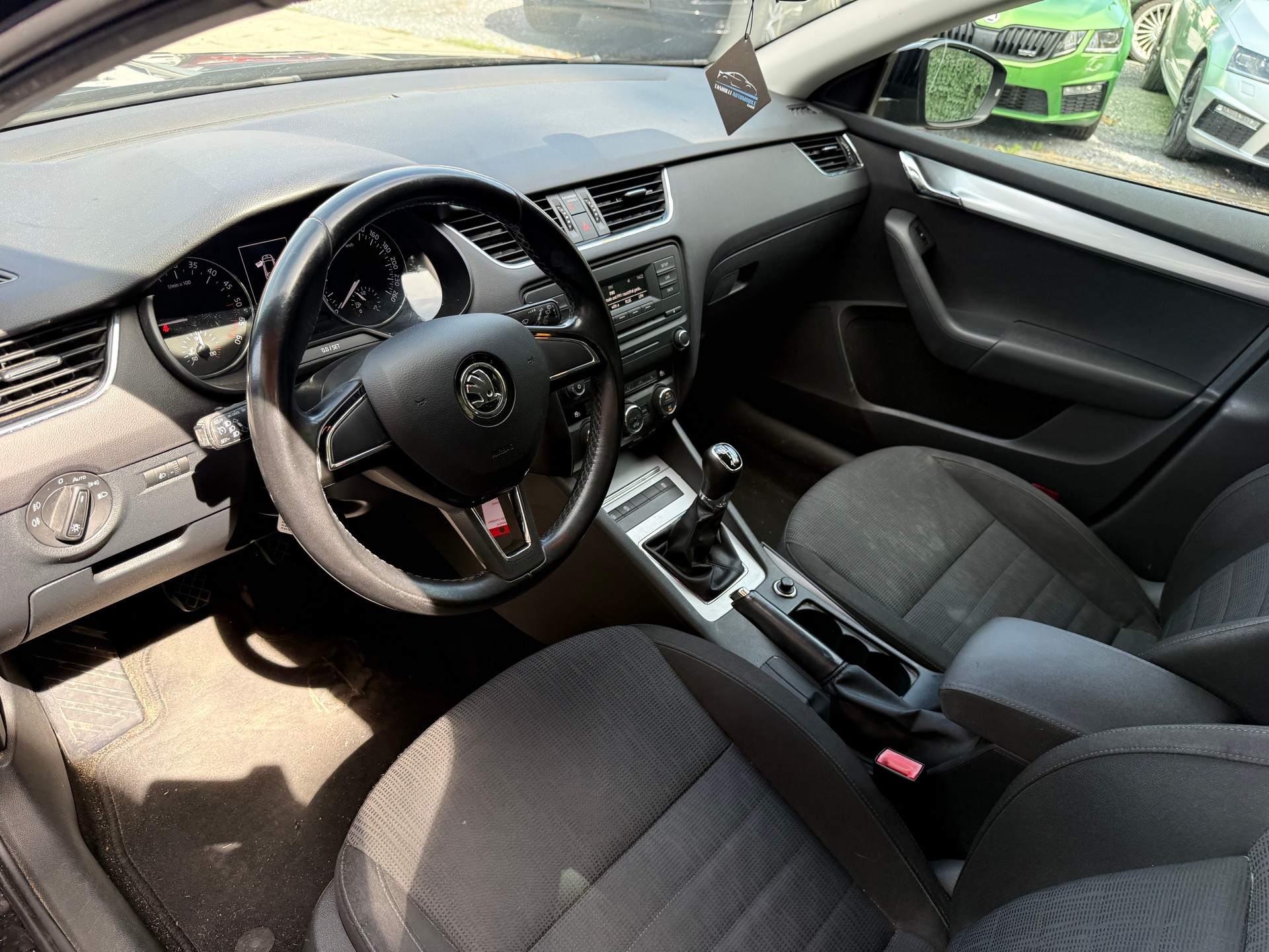 SKODA Octavia Combi 2.0 TDI Ambition 4x4-image-18