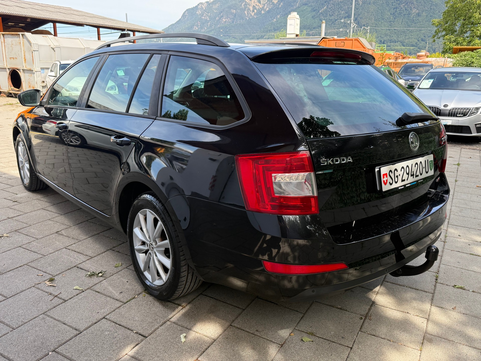 SKODA Octavia Combi 2.0 TDI Ambition 4x4-image-5