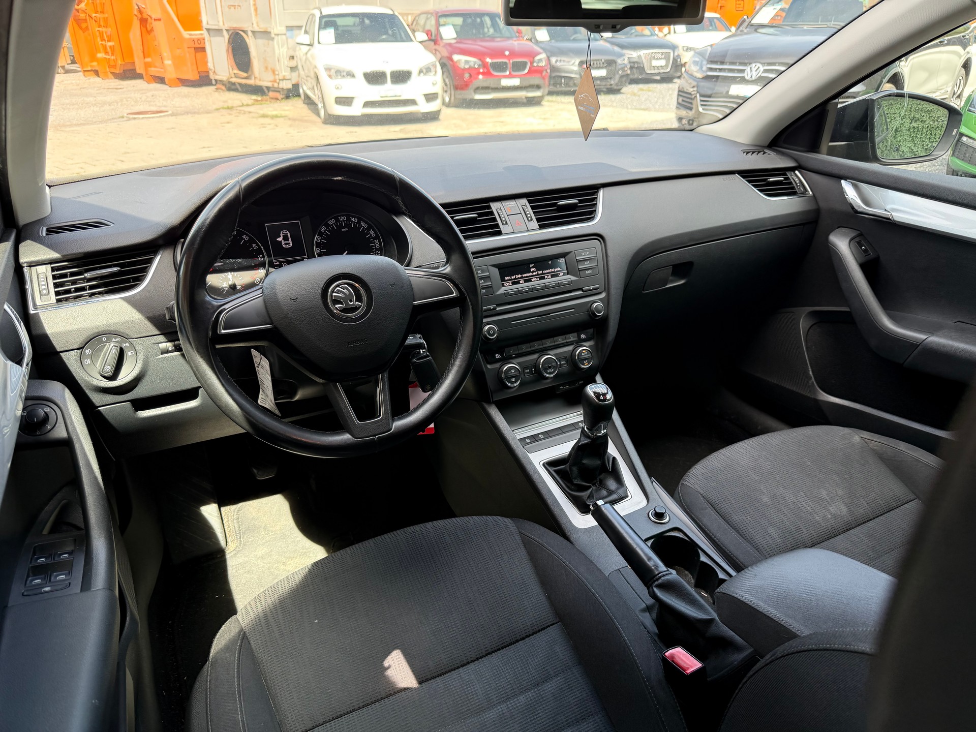 SKODA Octavia Combi 2.0 TDI Ambition 4x4-image-16