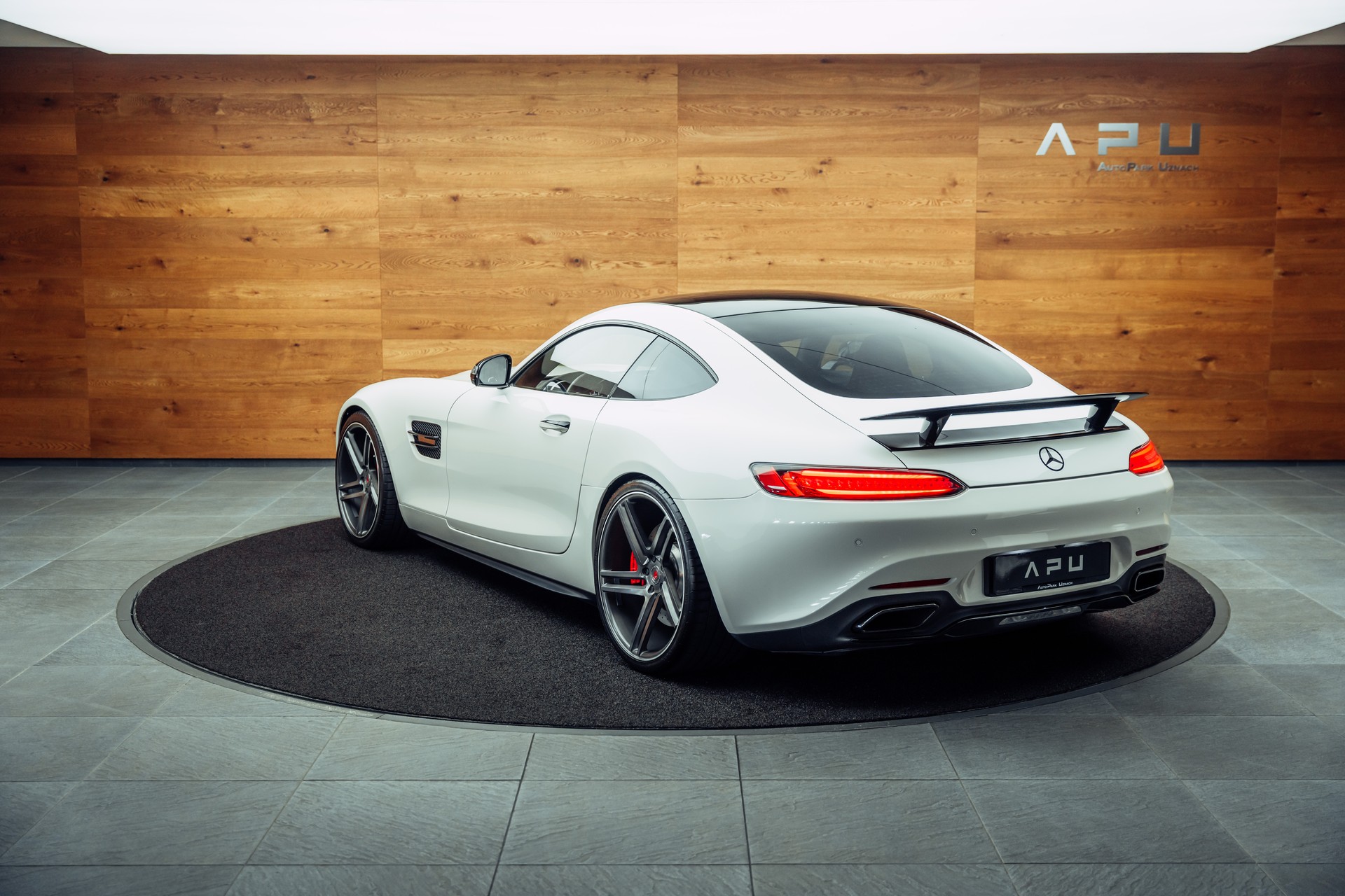 MERCEDES-BENZ AMG GT S Speedshift DCT-image-2