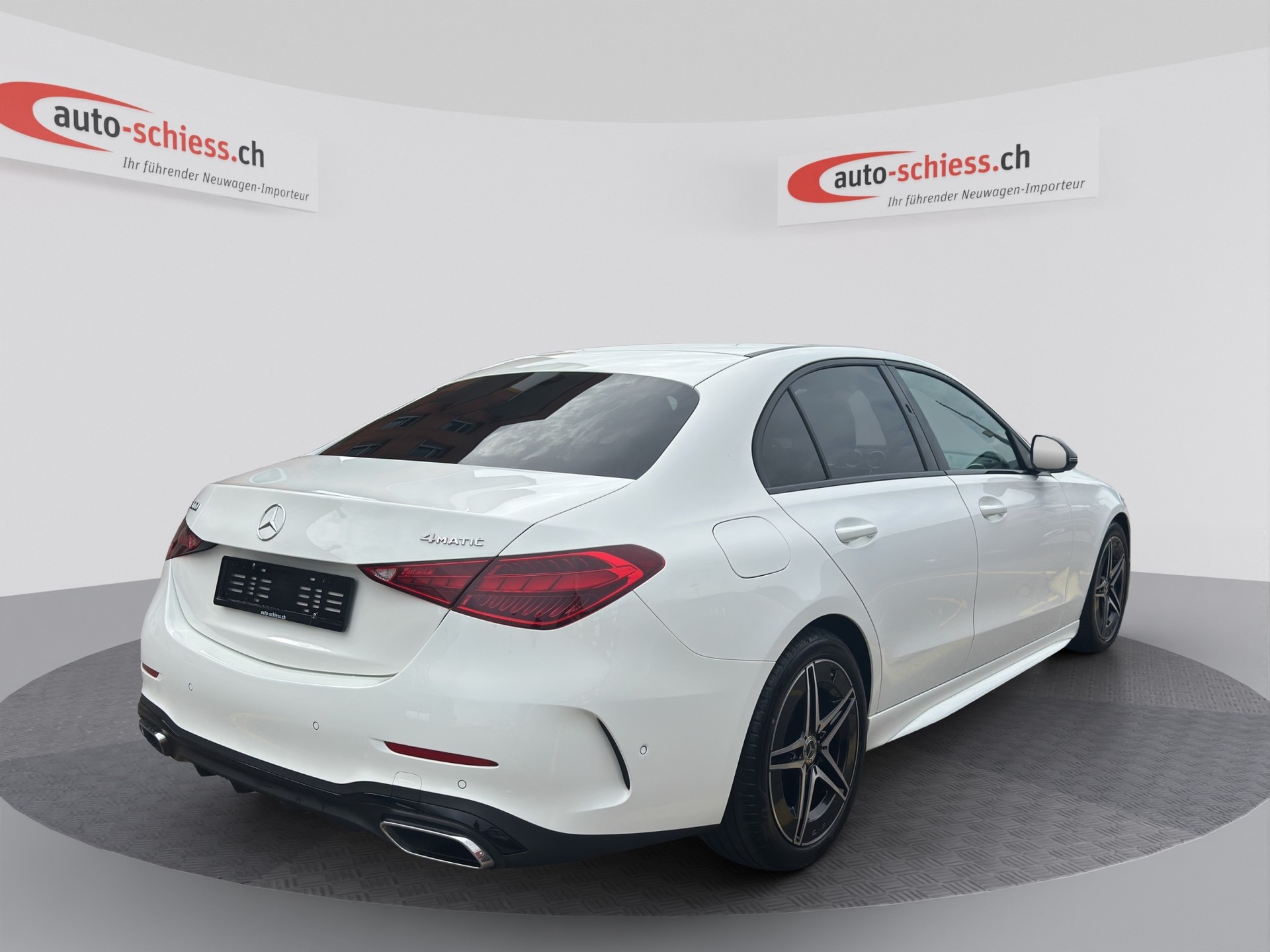 MERCEDES-BENZ C 300 AMG Line 4Matic Night-image-14