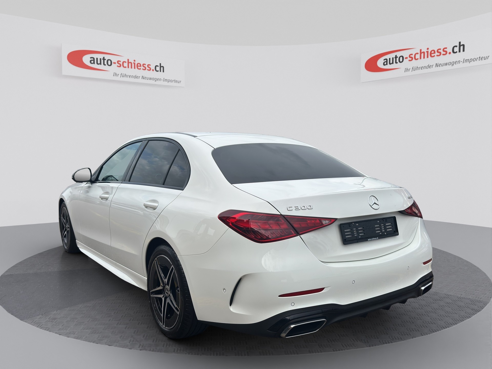 MERCEDES-BENZ C 300 AMG Line 4Matic Night-image-13