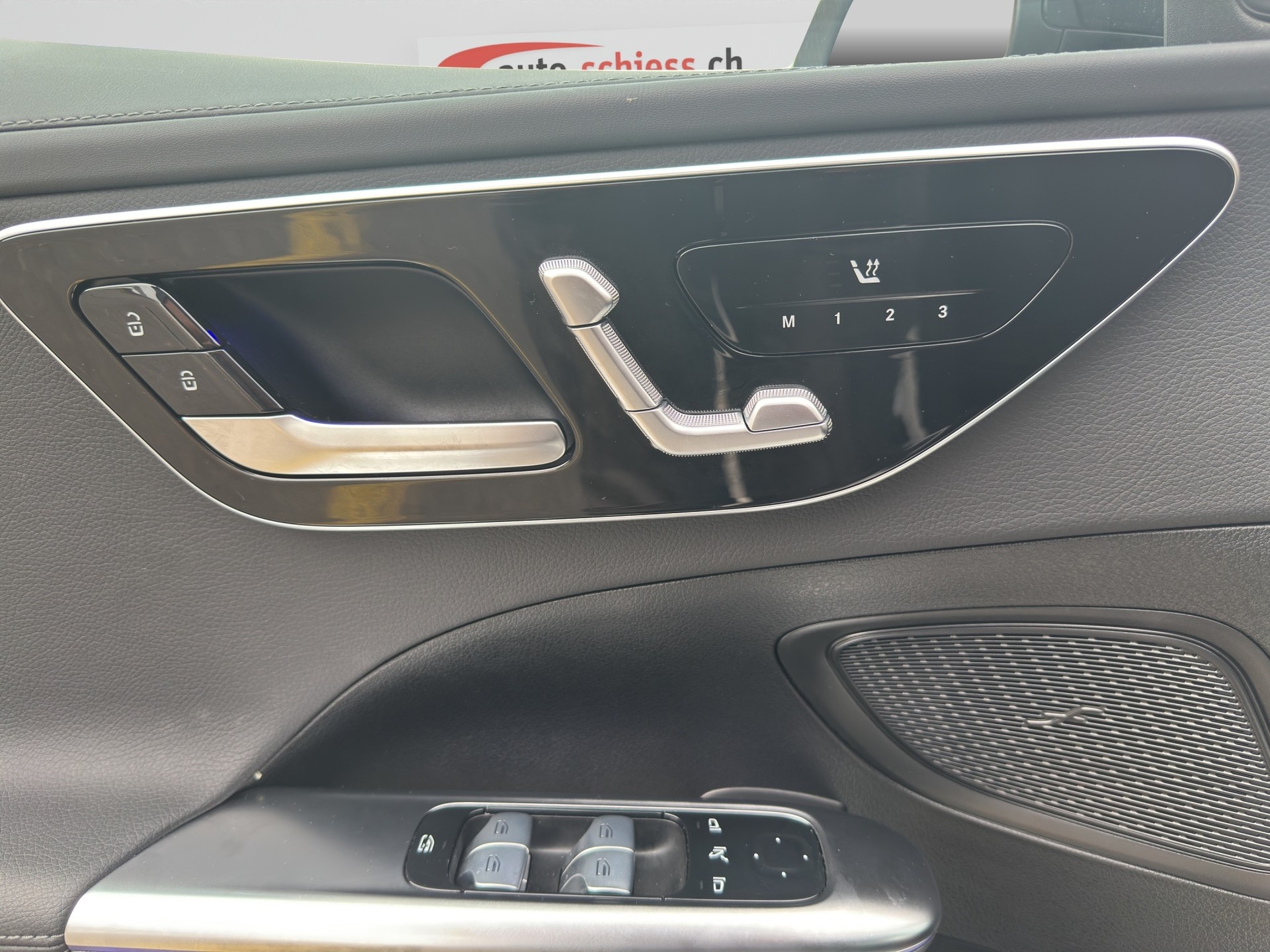 MERCEDES-BENZ C 300 AMG Line 4Matic Night-image-7