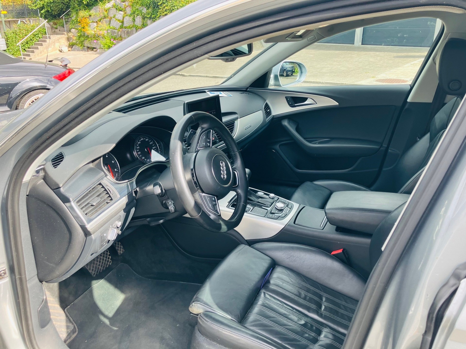 AUDI 3.0 V6 TDI 245 quattro S-Tr.-image-3