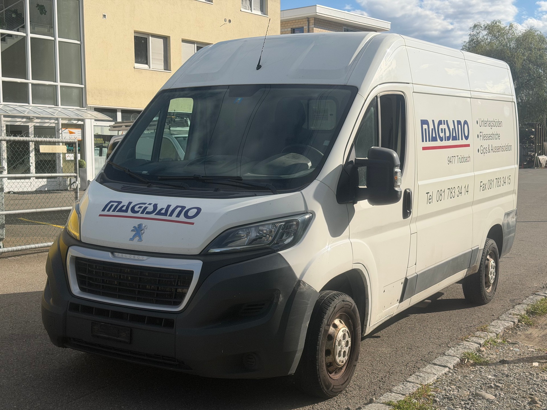 PEUGEOT Boxer 2.0 HDI 335 Allure L2H2-image-0