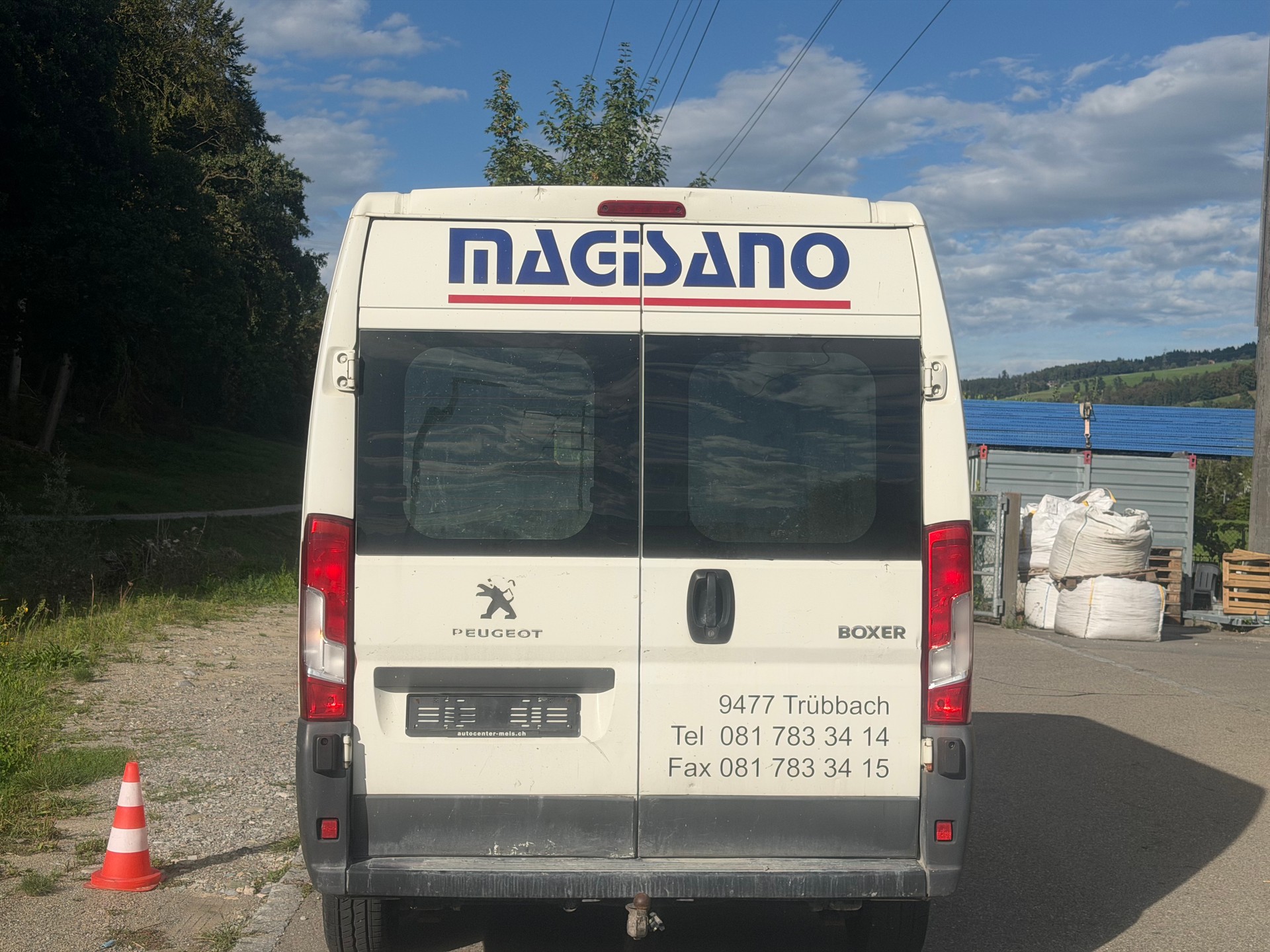 PEUGEOT Boxer 2.0 HDI 335 Allure L2H2-image-4