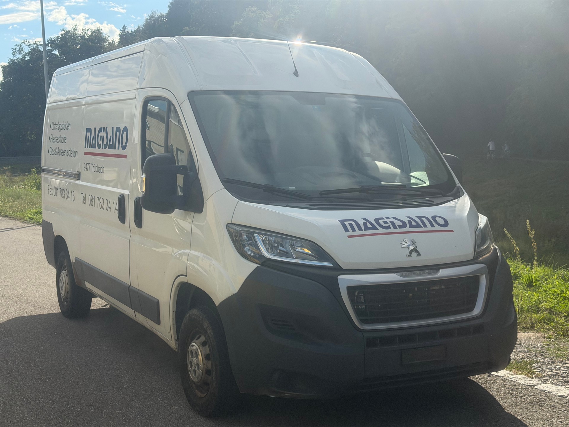PEUGEOT Boxer 2.0 HDI 335 Allure L2H2-image-2