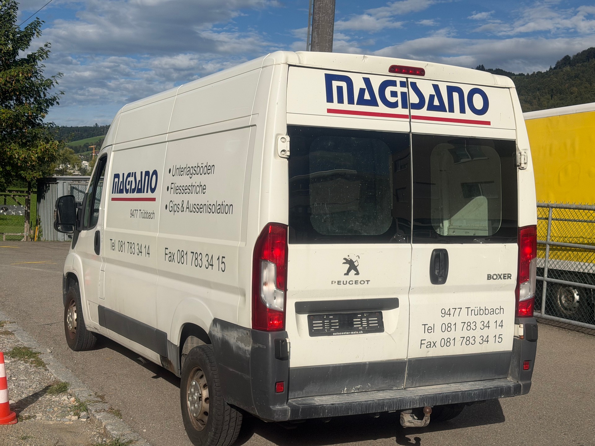 PEUGEOT Boxer 2.0 HDI 335 Allure L2H2-image-3
