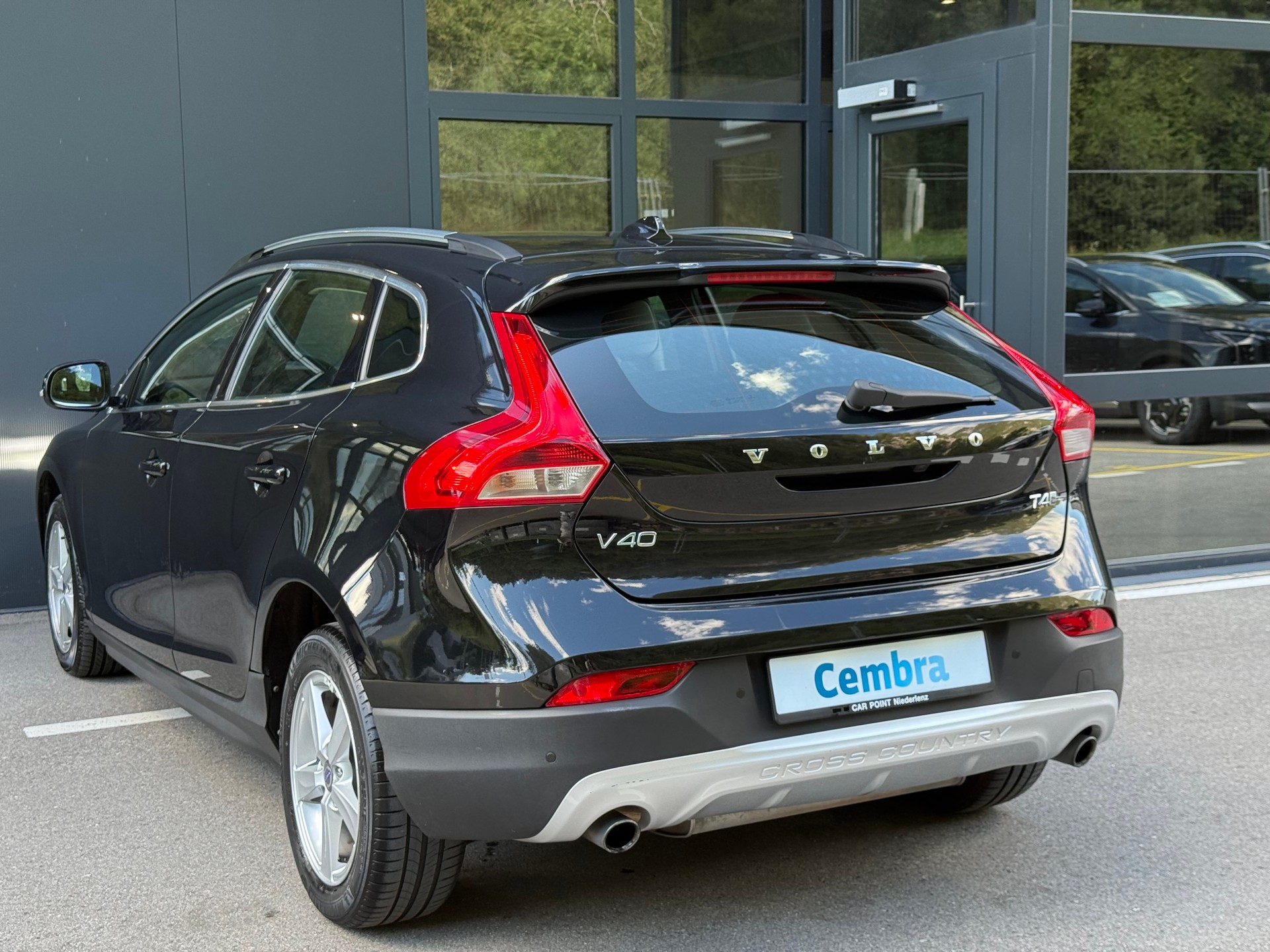 VOLVO V40 Cross Country T4 AWD Ocean Race Geartronic-image-3