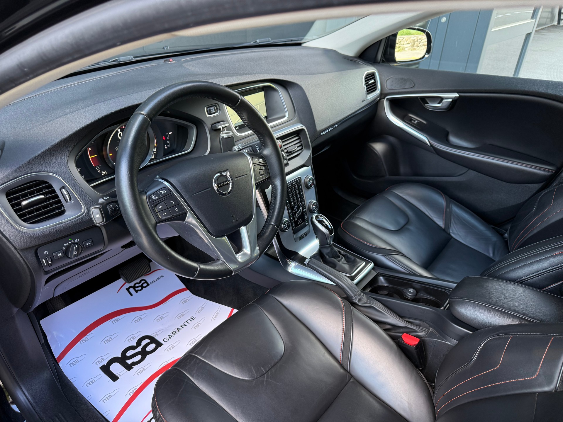VOLVO V40 Cross Country T4 AWD Ocean Race Geartronic-image-6