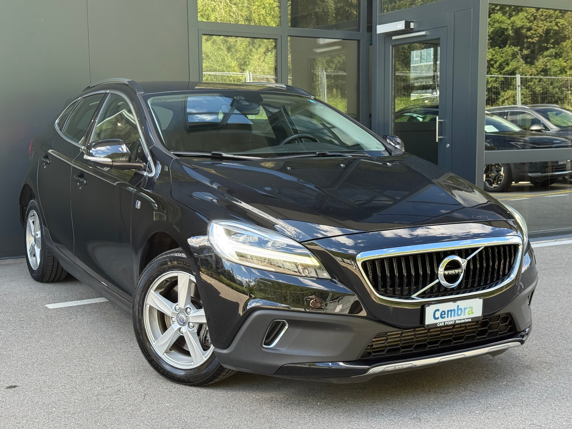 VOLVO V40 Cross Country T4 AWD Ocean Race Geartronic-image-0