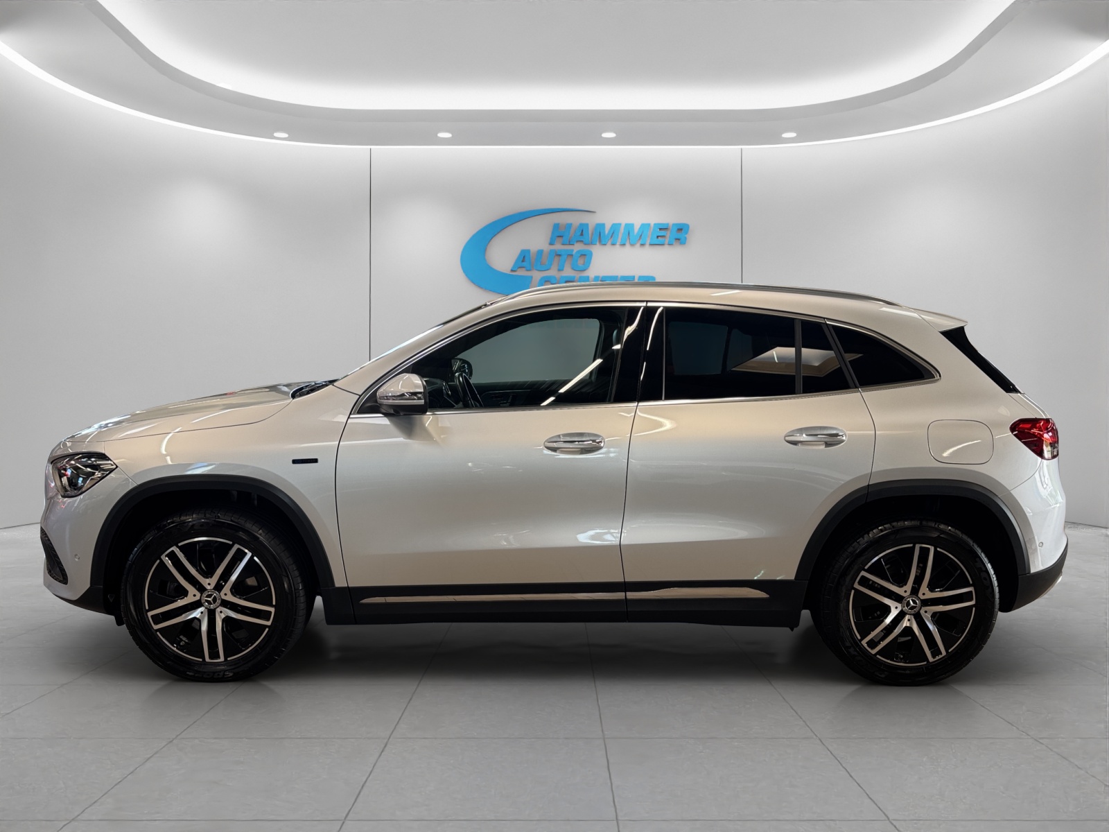 MERCEDES-BENZ GLA-Klasse H247 GLA 250 e Progressive-image-1
