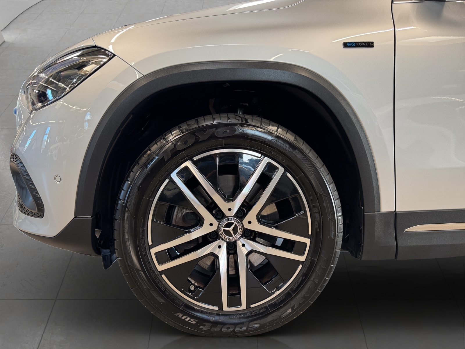 MERCEDES-BENZ GLA-Klasse H247 GLA 250 e Progressive-image-6