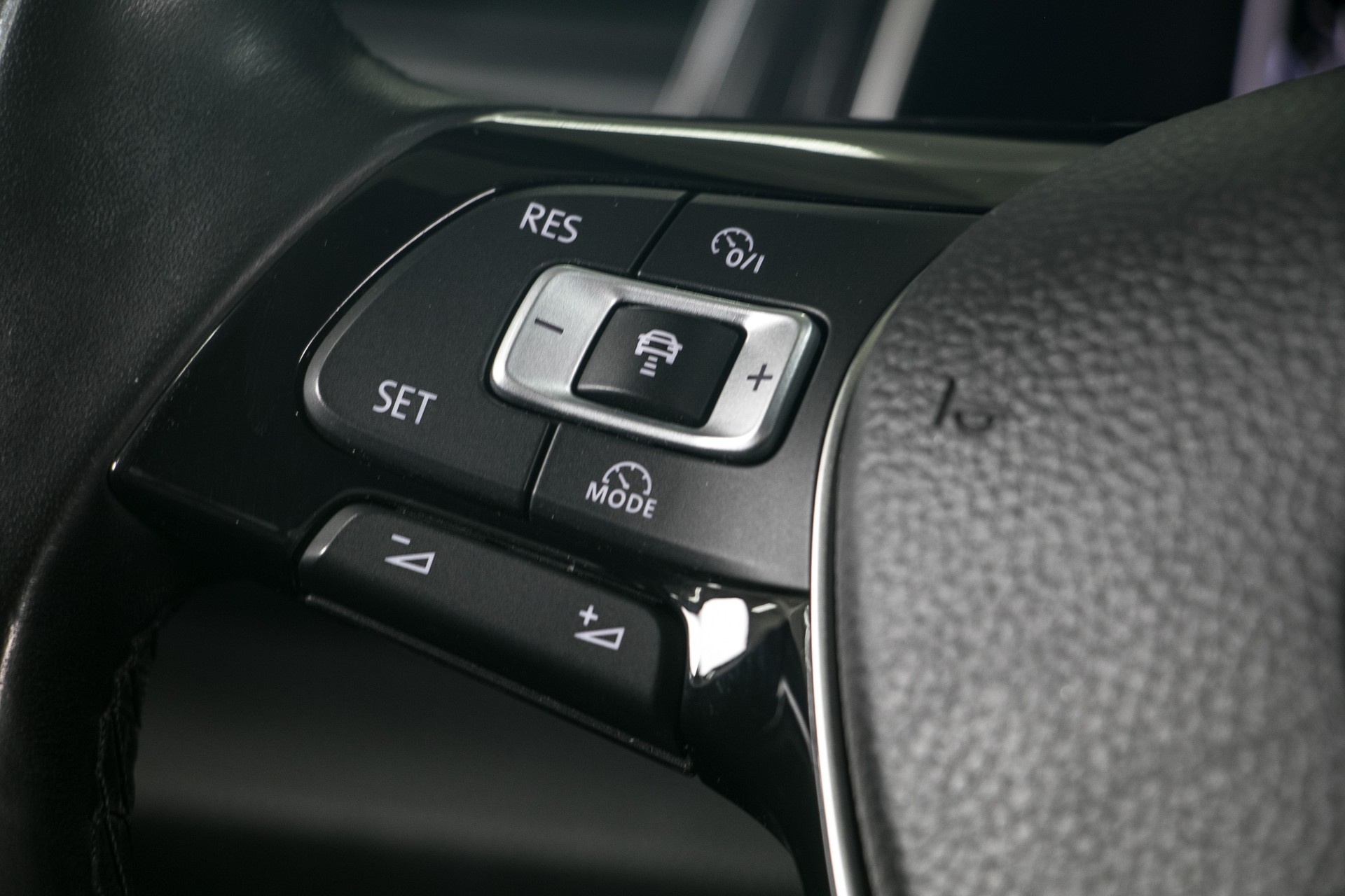 VW T-Roc 2.0 TDI SCR Sport 4Motion-image-5