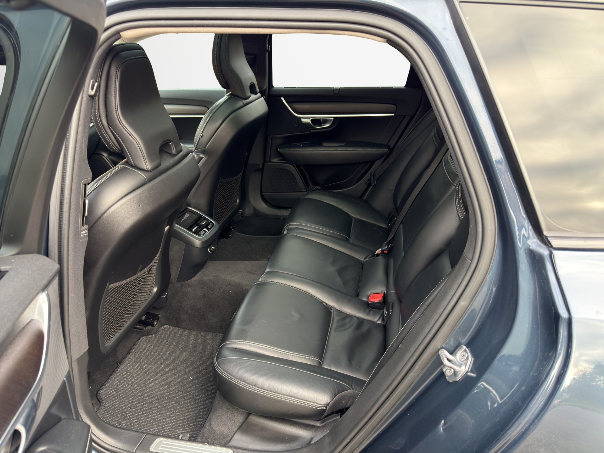 VOLVO V90 Cross Country D5 Pro AWD Geartronic Powerpulse-image-12