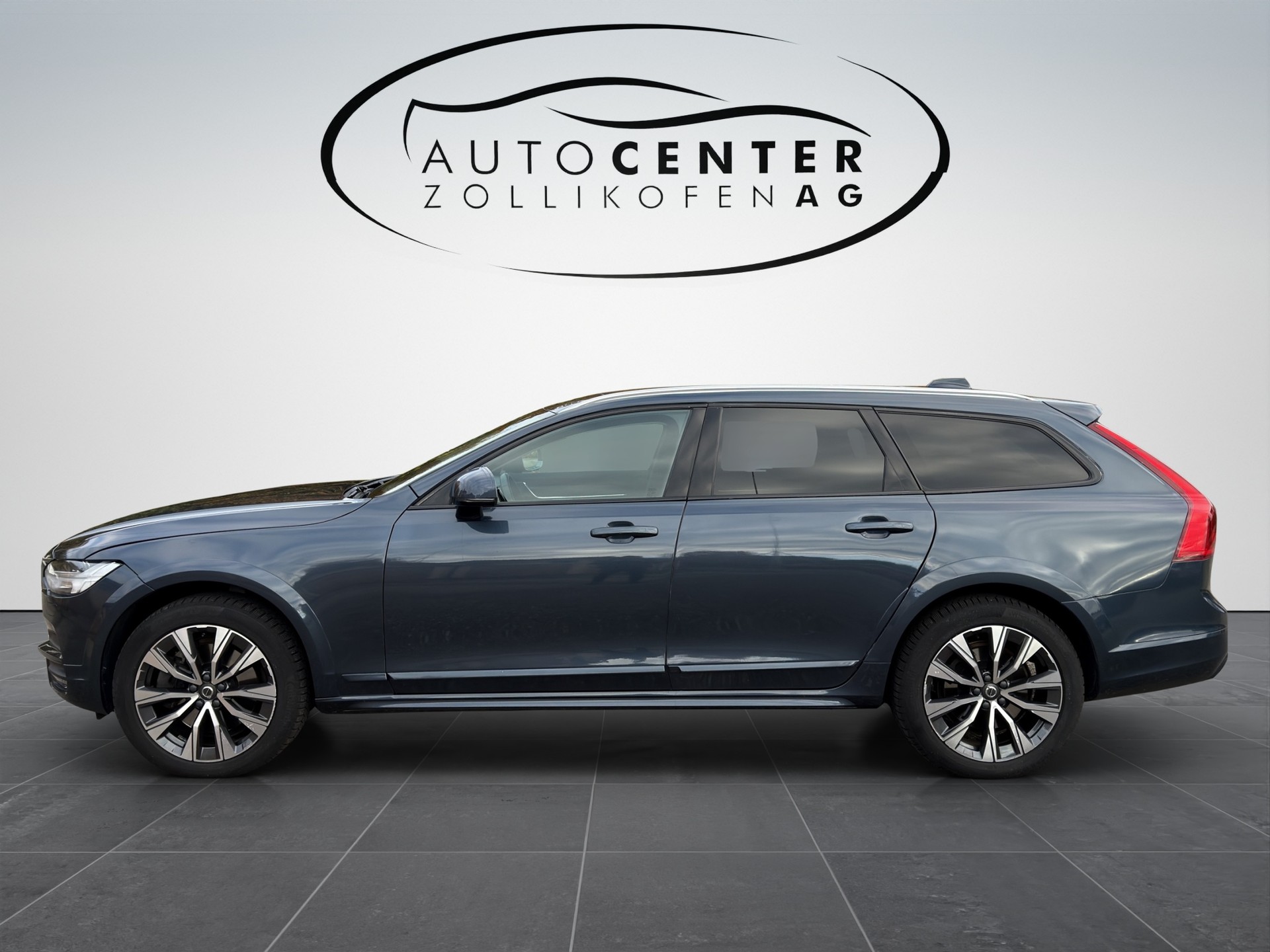VOLVO V90 Cross Country D5 Pro AWD Geartronic Powerpulse-image-4