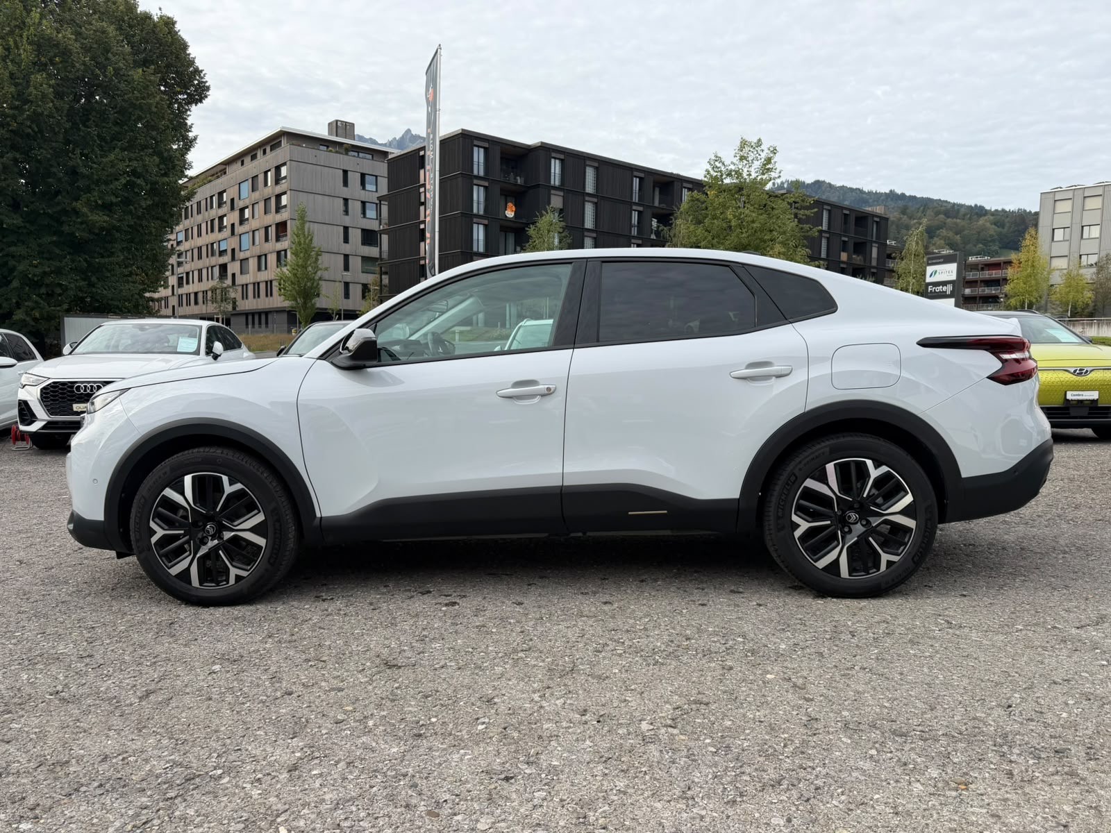 CITROEN C4 X HEV Max-image-1
