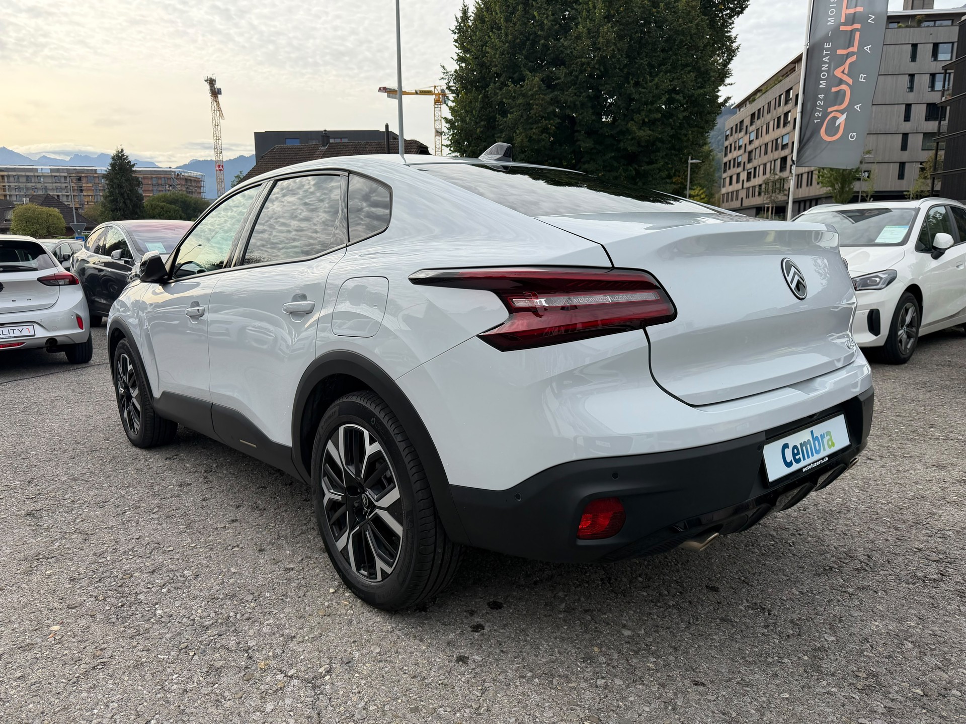 CITROEN C4 X HEV Max-image-3