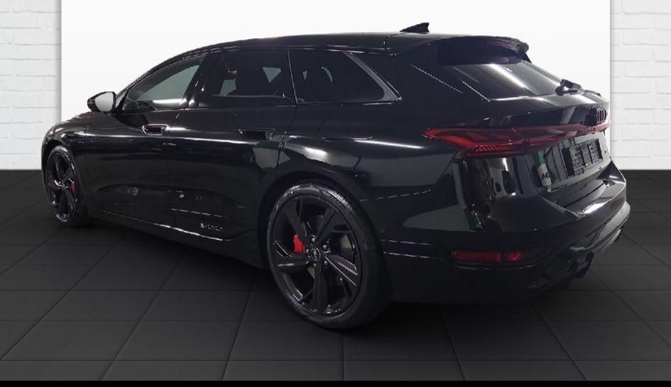 AUDI quattro E-tron S-line-image-1