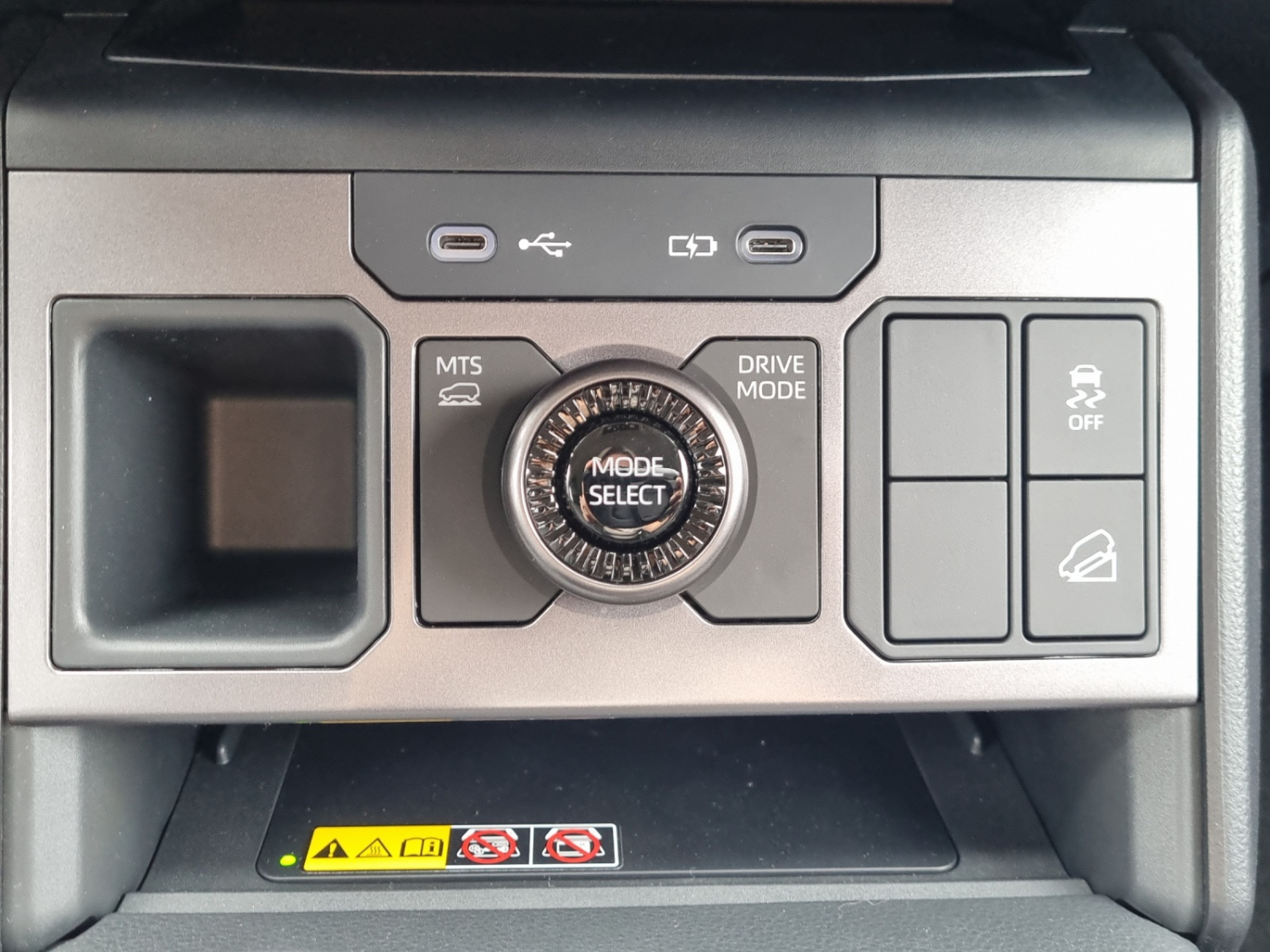TOYOTA Hilux Double Cab.-Pick-up 59KWh Style-image-17