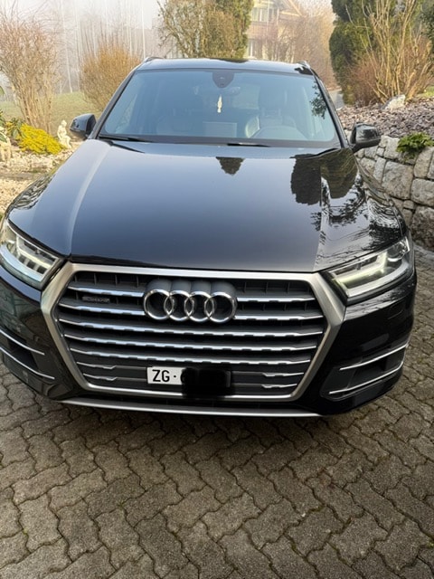 AUDI Q7-image-0