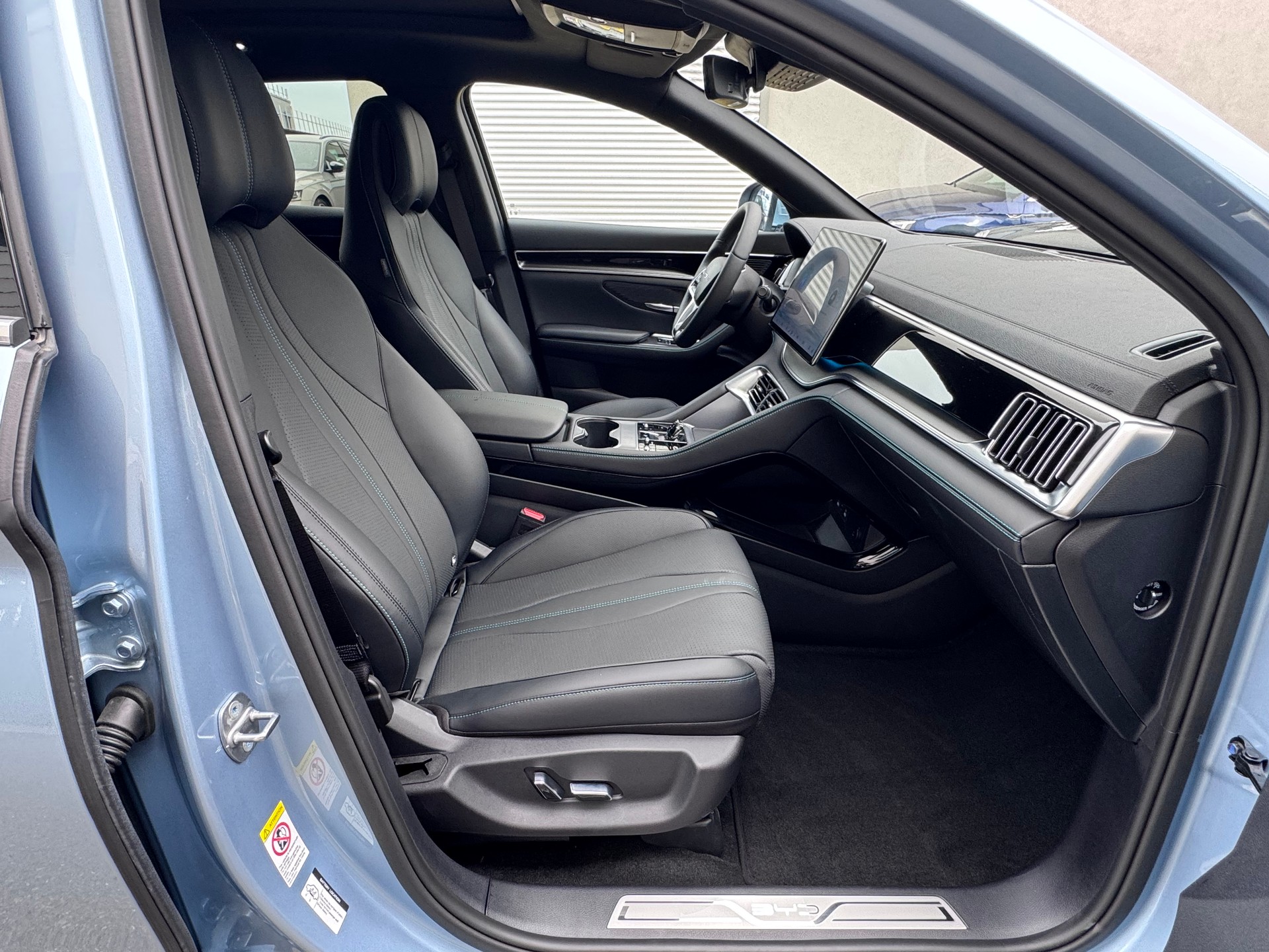 BYD Seal U DM-i Design AWD-image-9