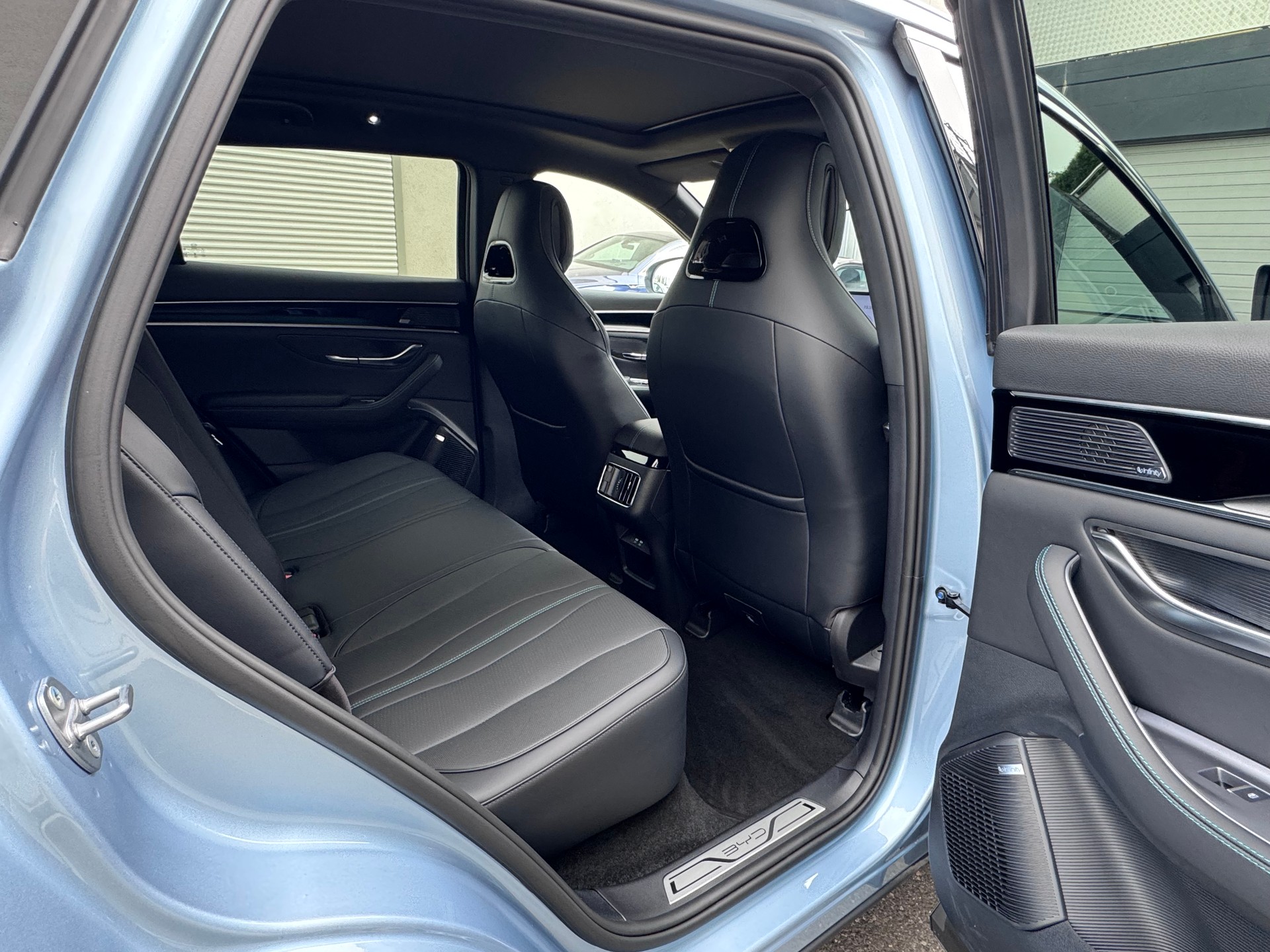 BYD Seal U DM-i Design AWD-image-11