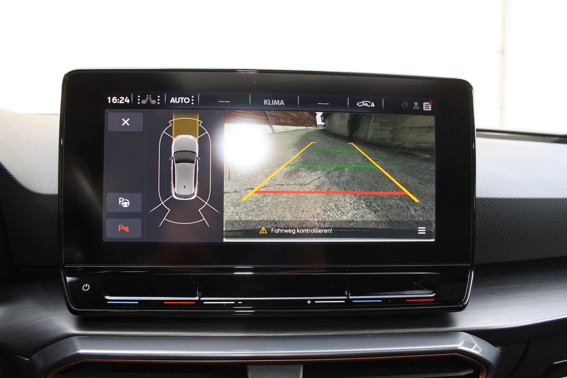 CUPRA LEON 1.4 e-HYBRID pHEV DSG-image-11