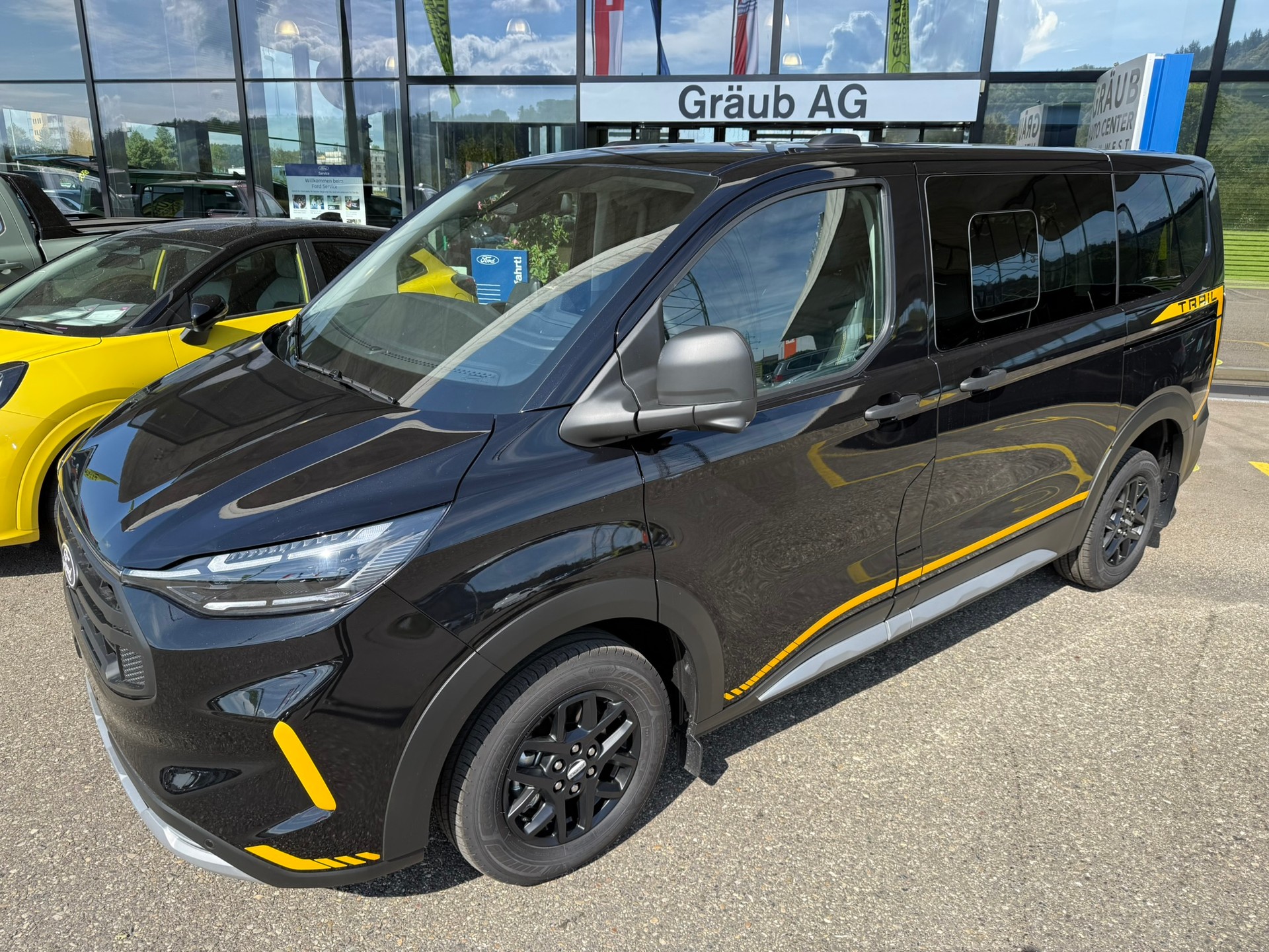 FORD Transit Custom Combi 320 L1H1 Trail Automat 4x4-image-2