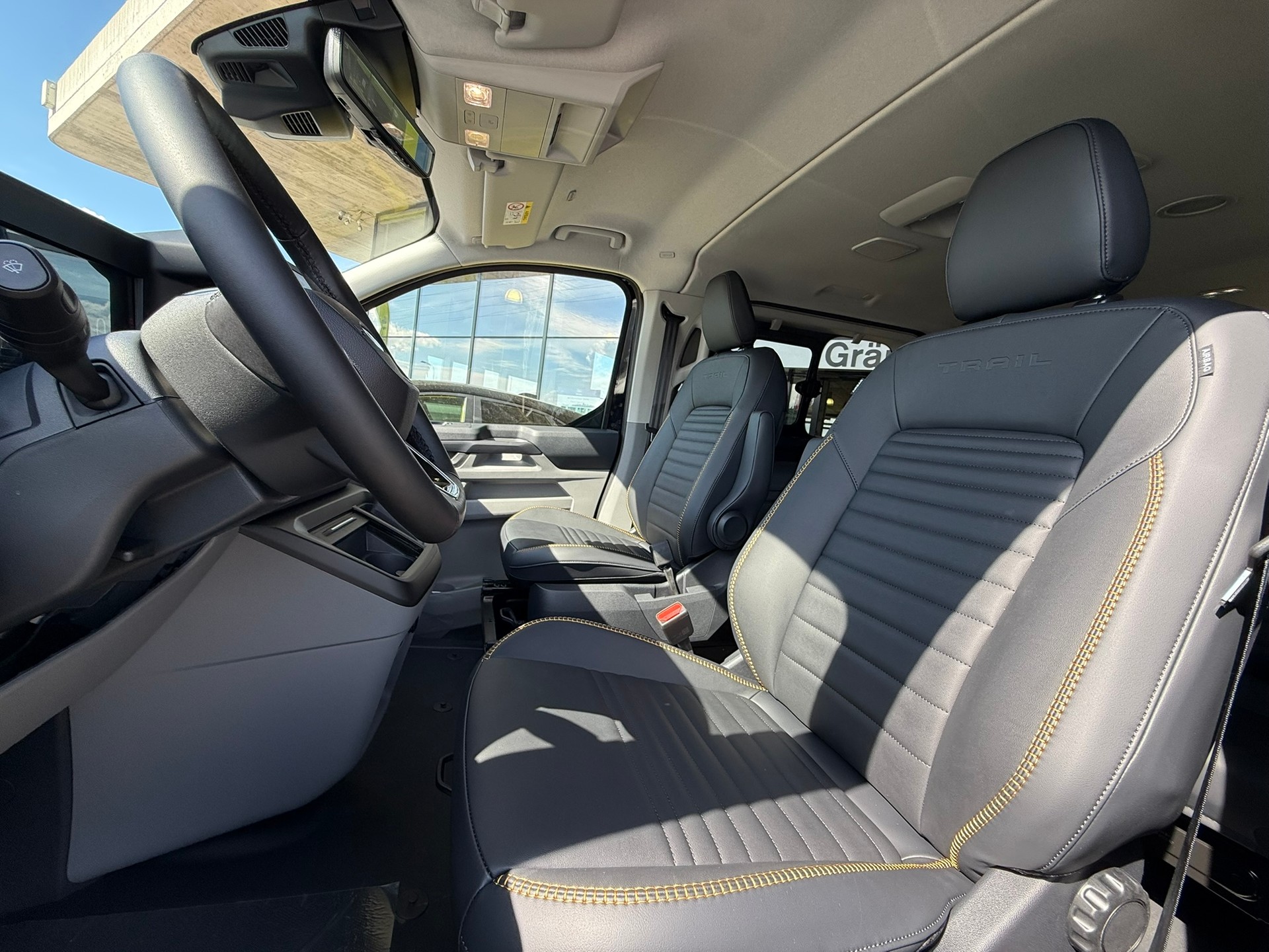 FORD Transit Custom Combi 320 L1H1 Trail Automat 4x4-image-6