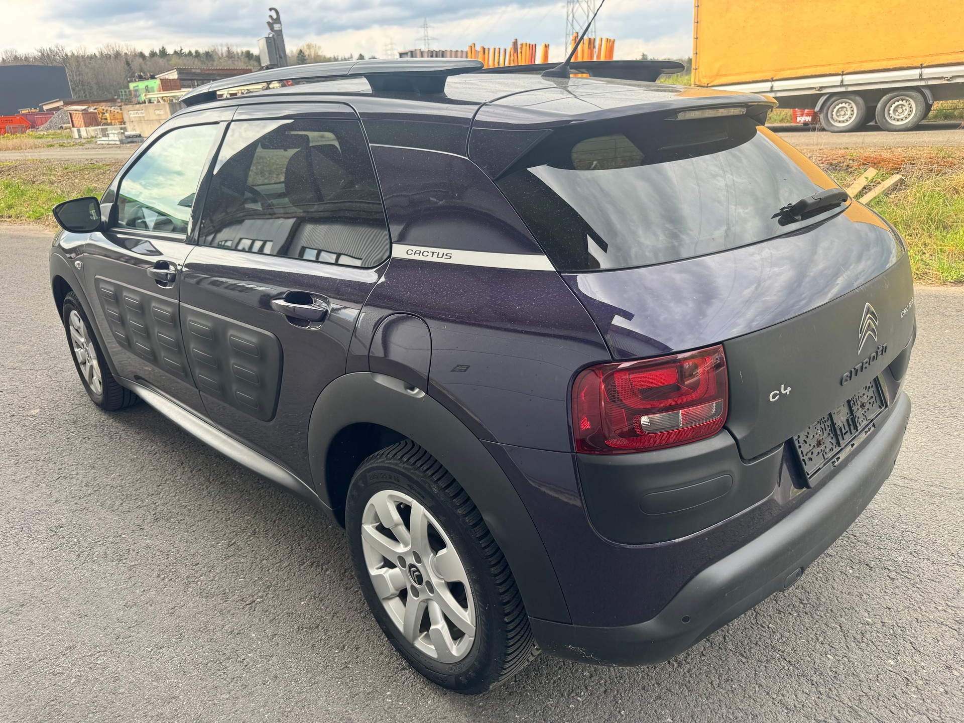 CITROEN C4 Cactus 1.2 VTi Shine Edition-image-3