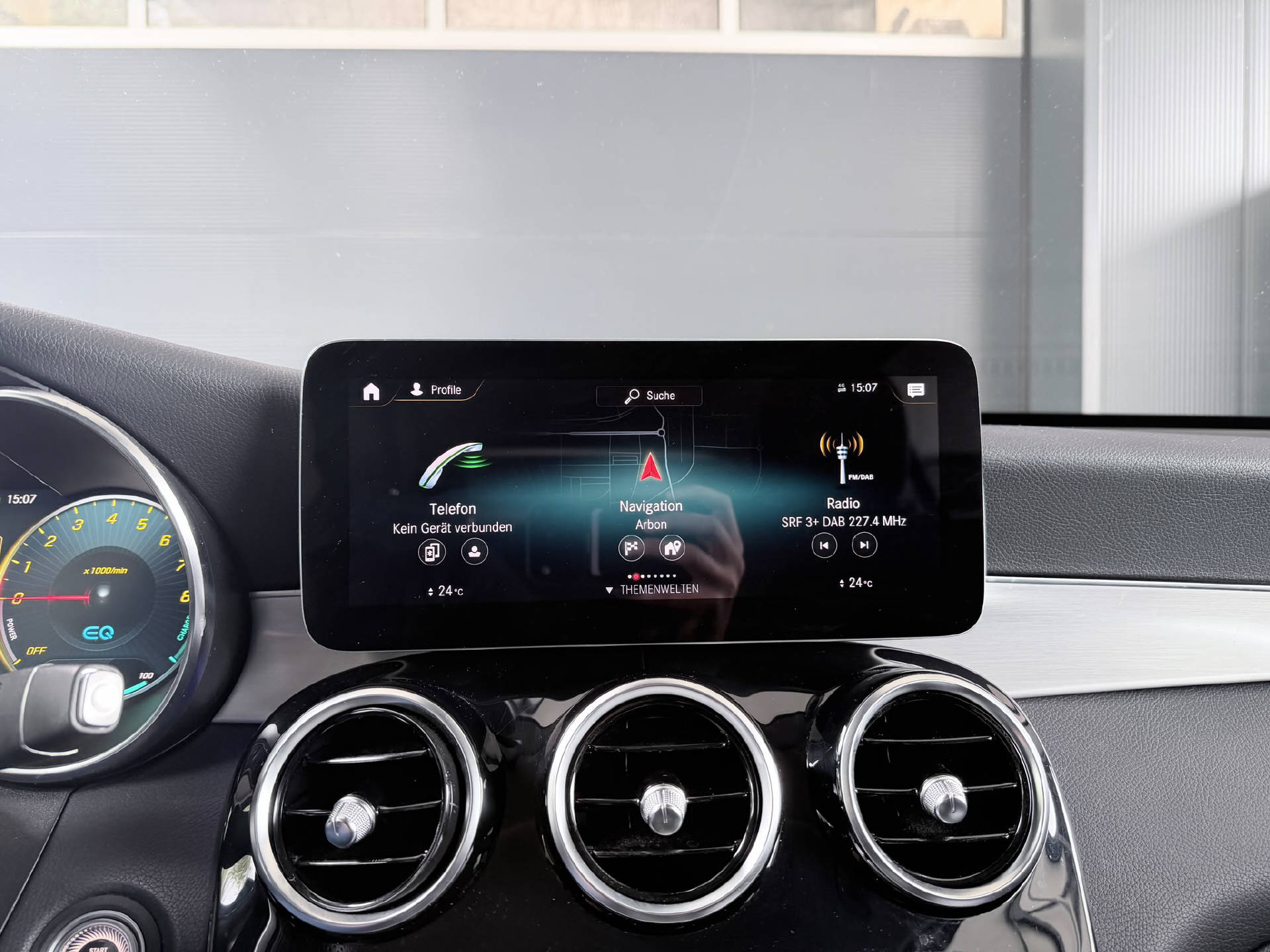 MERCEDES-BENZ GLC 300 e AMG Line 4m-image-16