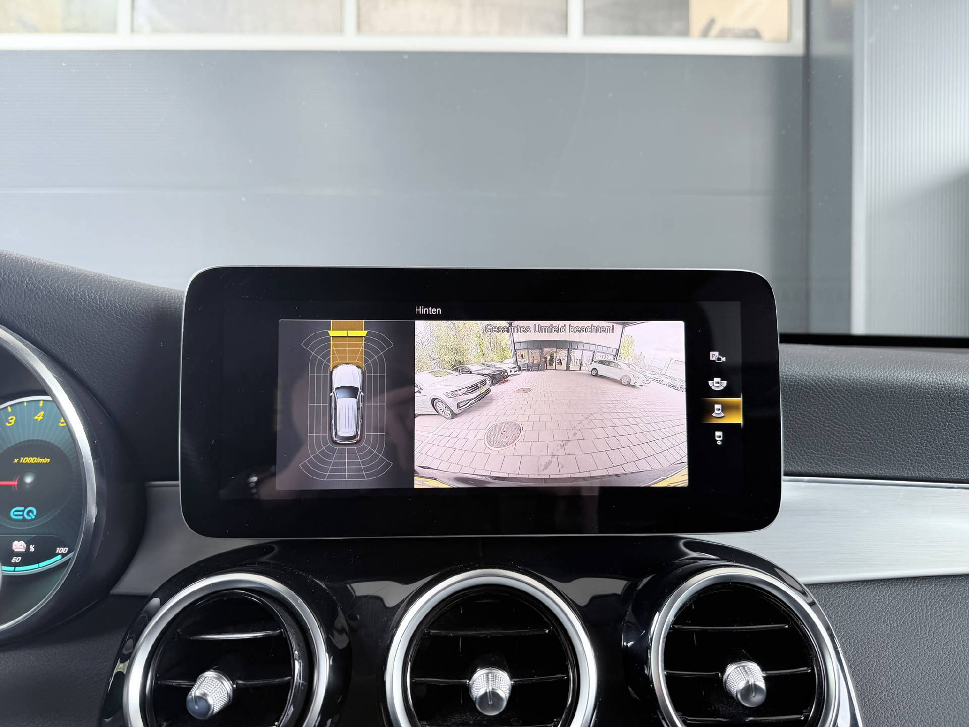 MERCEDES-BENZ GLC 300 e AMG Line 4m-image-13