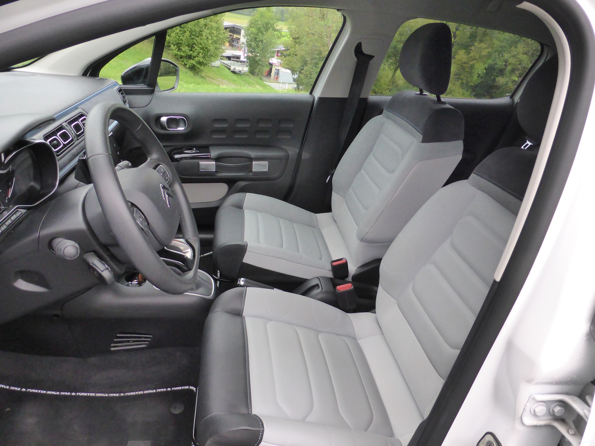 CITROEN C3 1.2i PureTech Elle EAT6-image-9