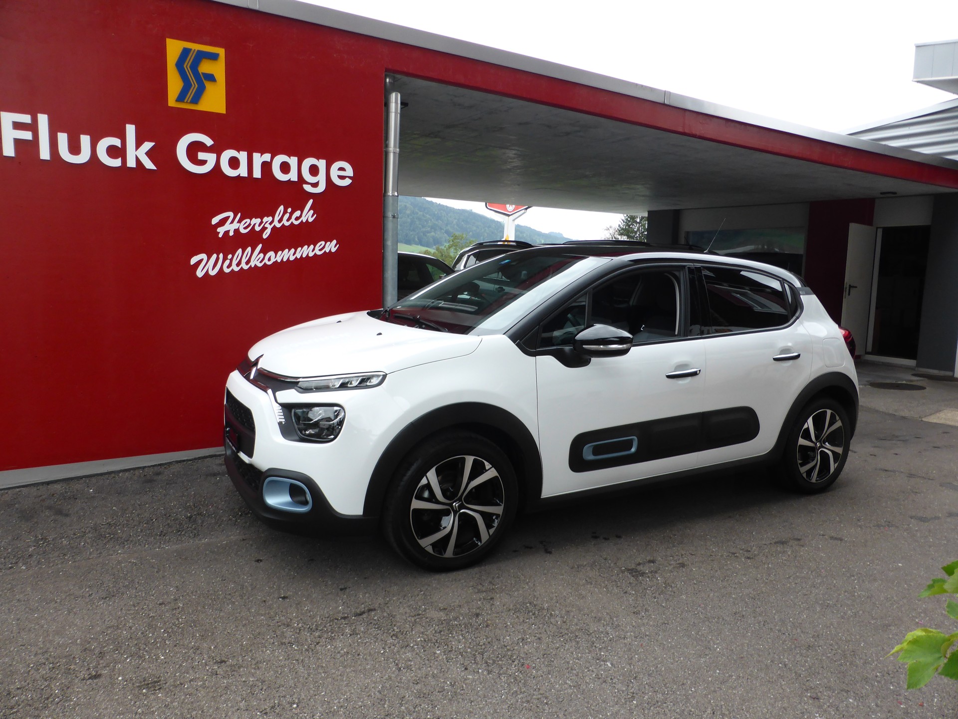 CITROEN C3 1.2i PureTech Elle EAT6-image-0
