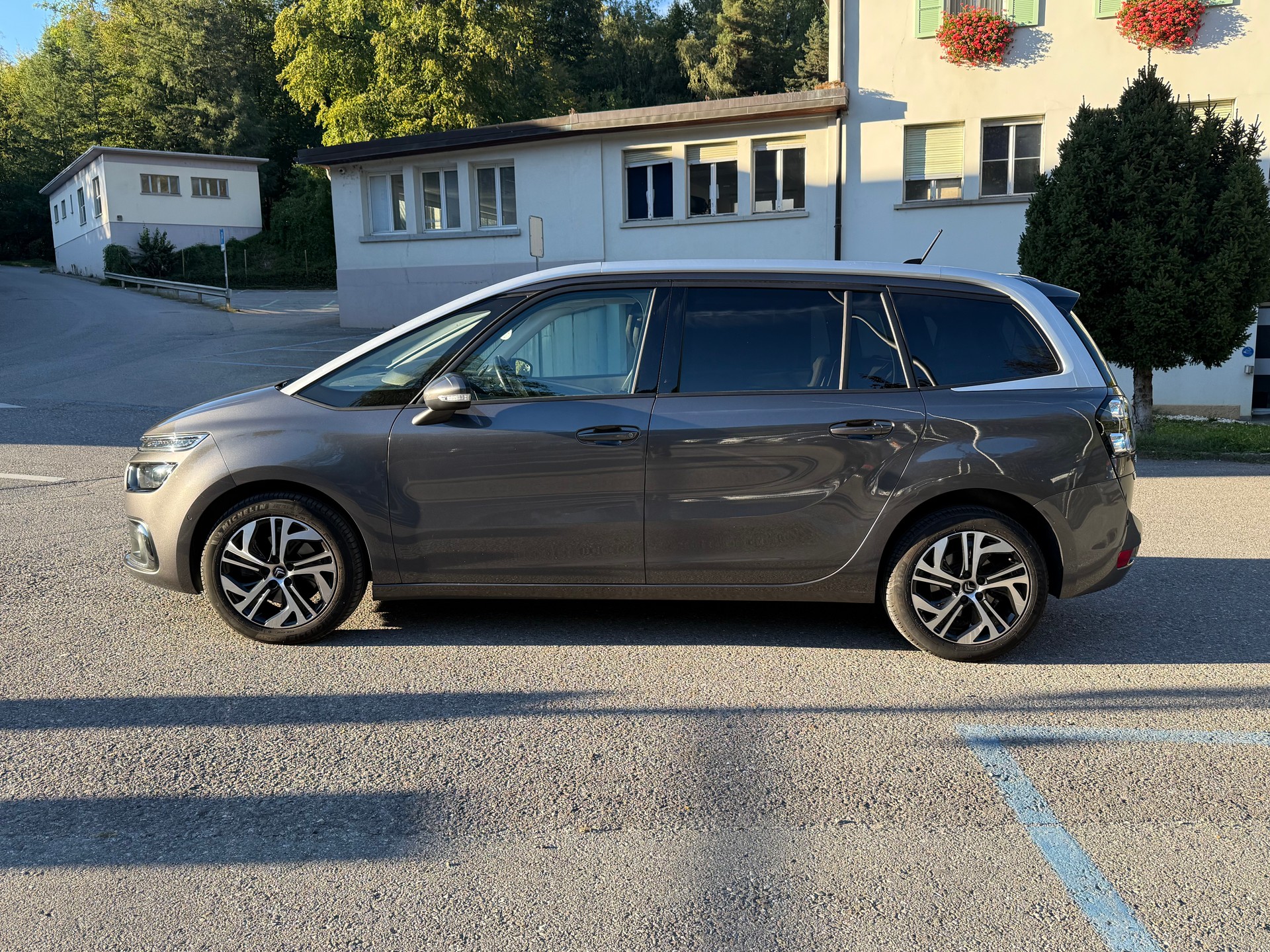 CITROEN Grand C4 Picasso 2.0 BlueHDi Shine EAT6-image-3