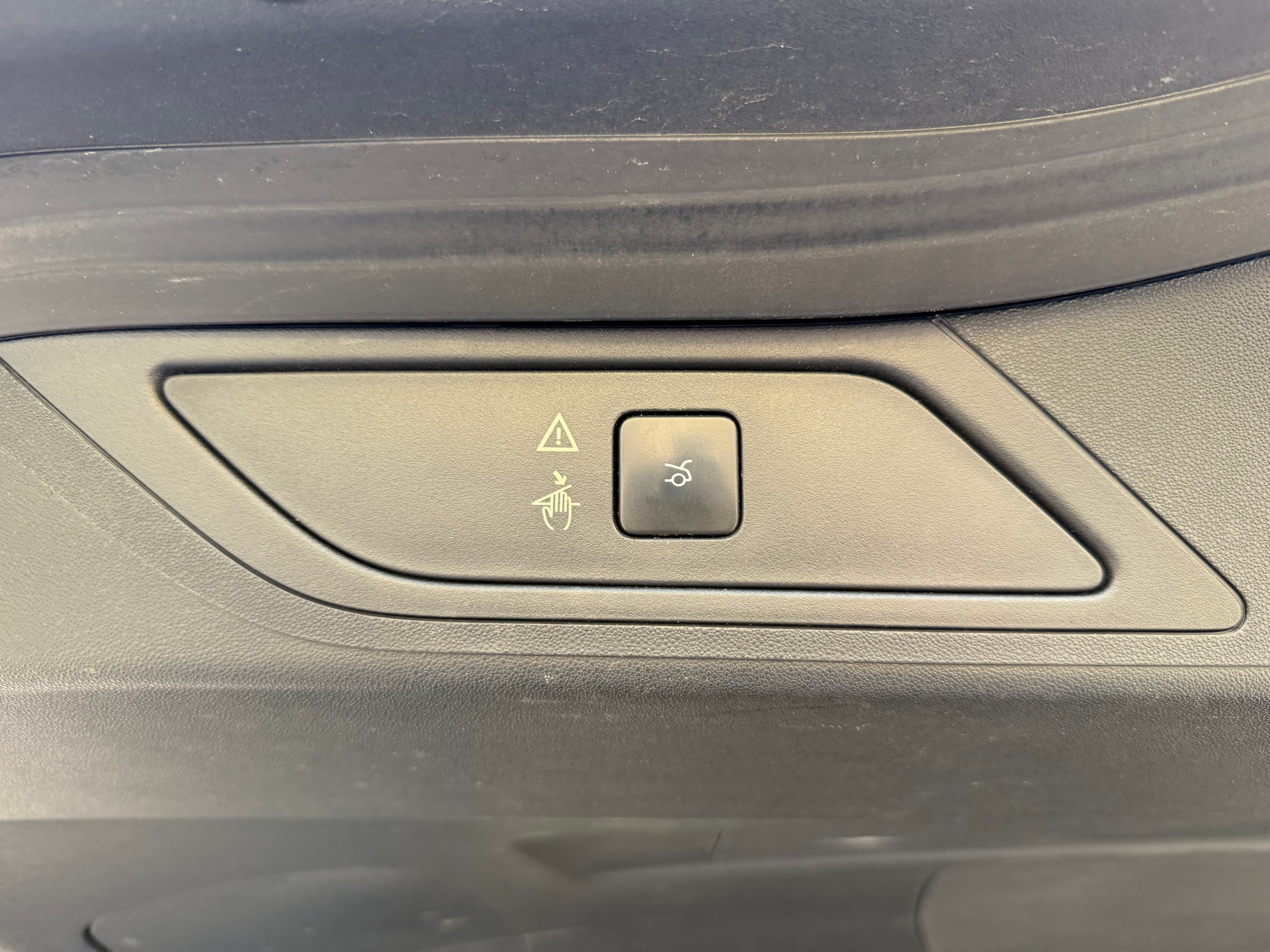 CITROEN Grand C4 Picasso 2.0 BlueHDi Shine EAT6-image-12