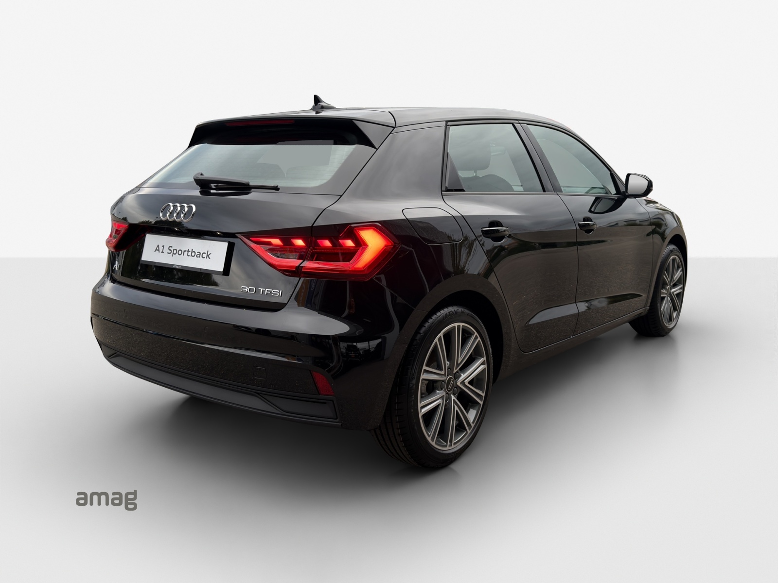 AUDI A1 Sportback 30 TFSI Attraction S-tronic-image-4