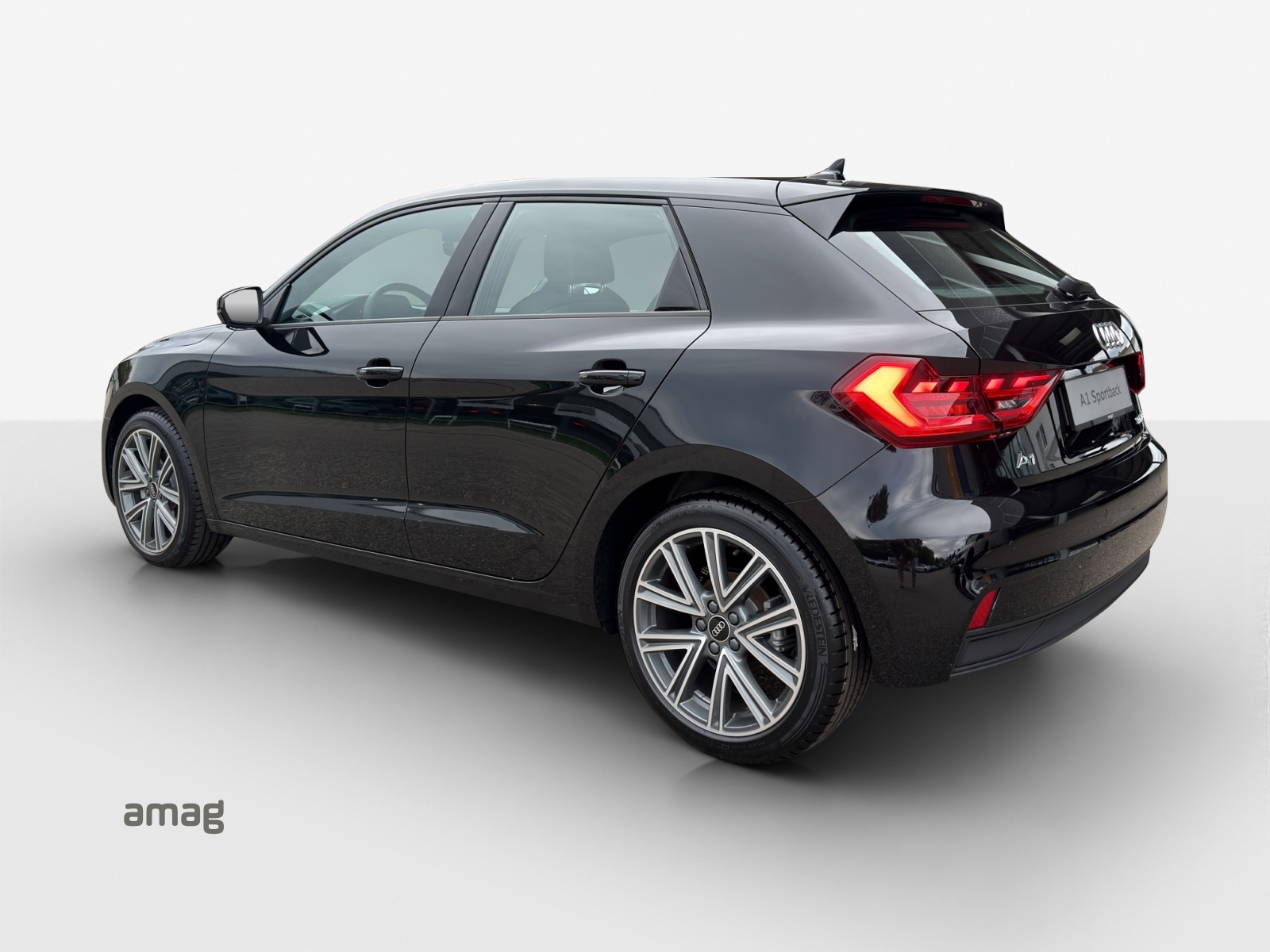 AUDI A1 Sportback 30 TFSI Attraction S-tronic-image-2