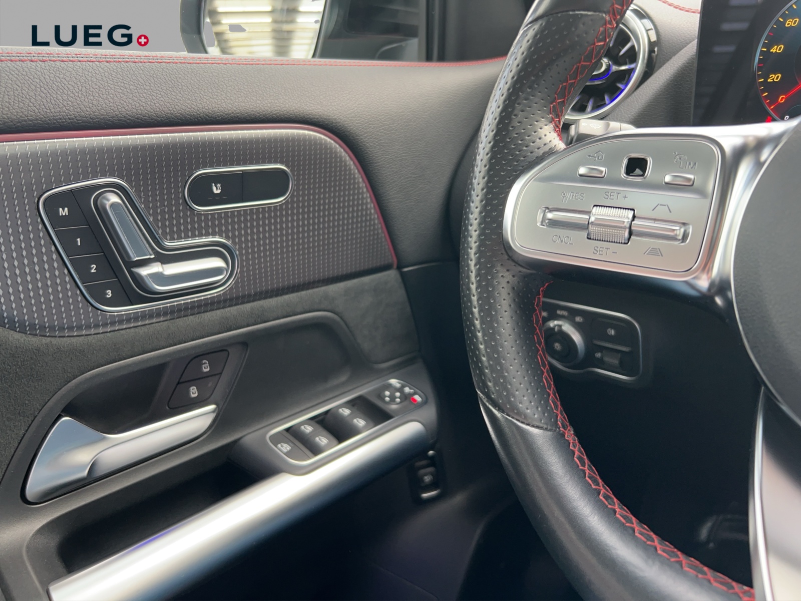 MERCEDES-BENZ EQA 350 AMG Line 4Matic-image-12