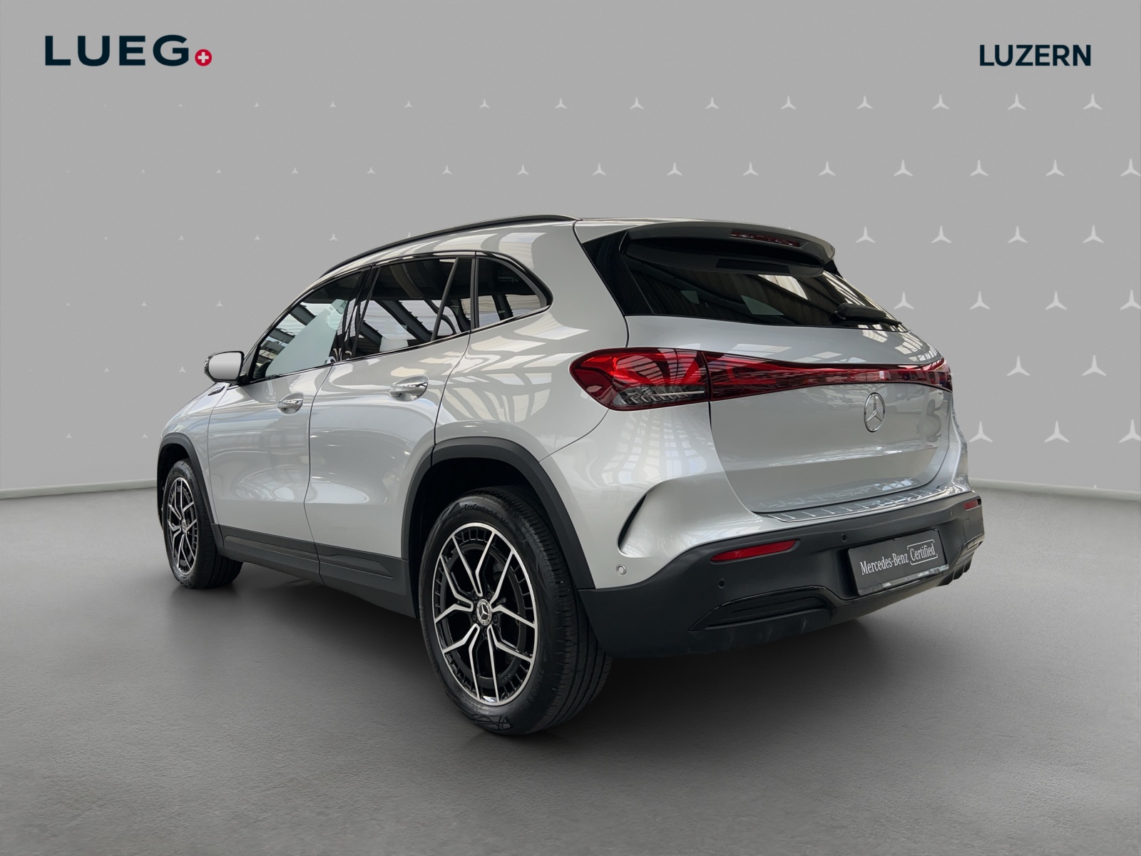 MERCEDES-BENZ EQA 350 AMG Line 4Matic-image-2