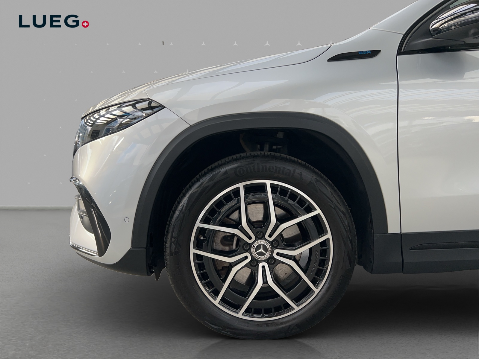 MERCEDES-BENZ EQA 350 AMG Line 4Matic-image-6