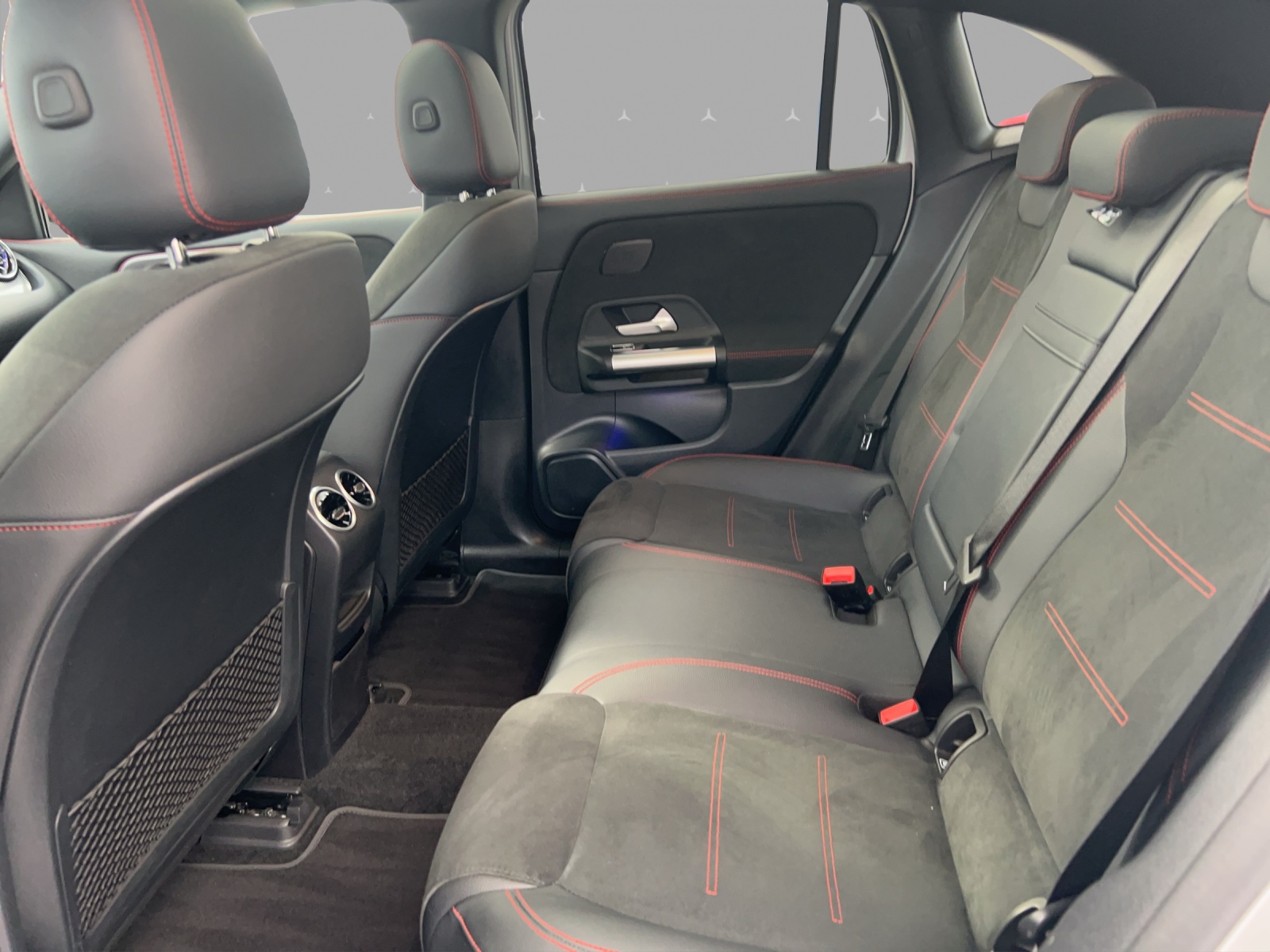MERCEDES-BENZ EQA 350 AMG Line 4Matic-image-13